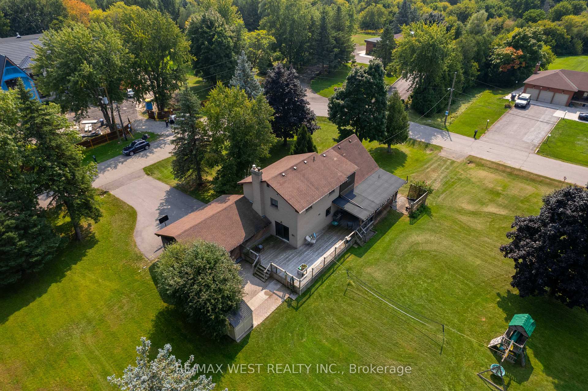 Photo 35 of 45 Marysfield Drive, Brampton, Toronto Gore Rural Estate — HOMEH