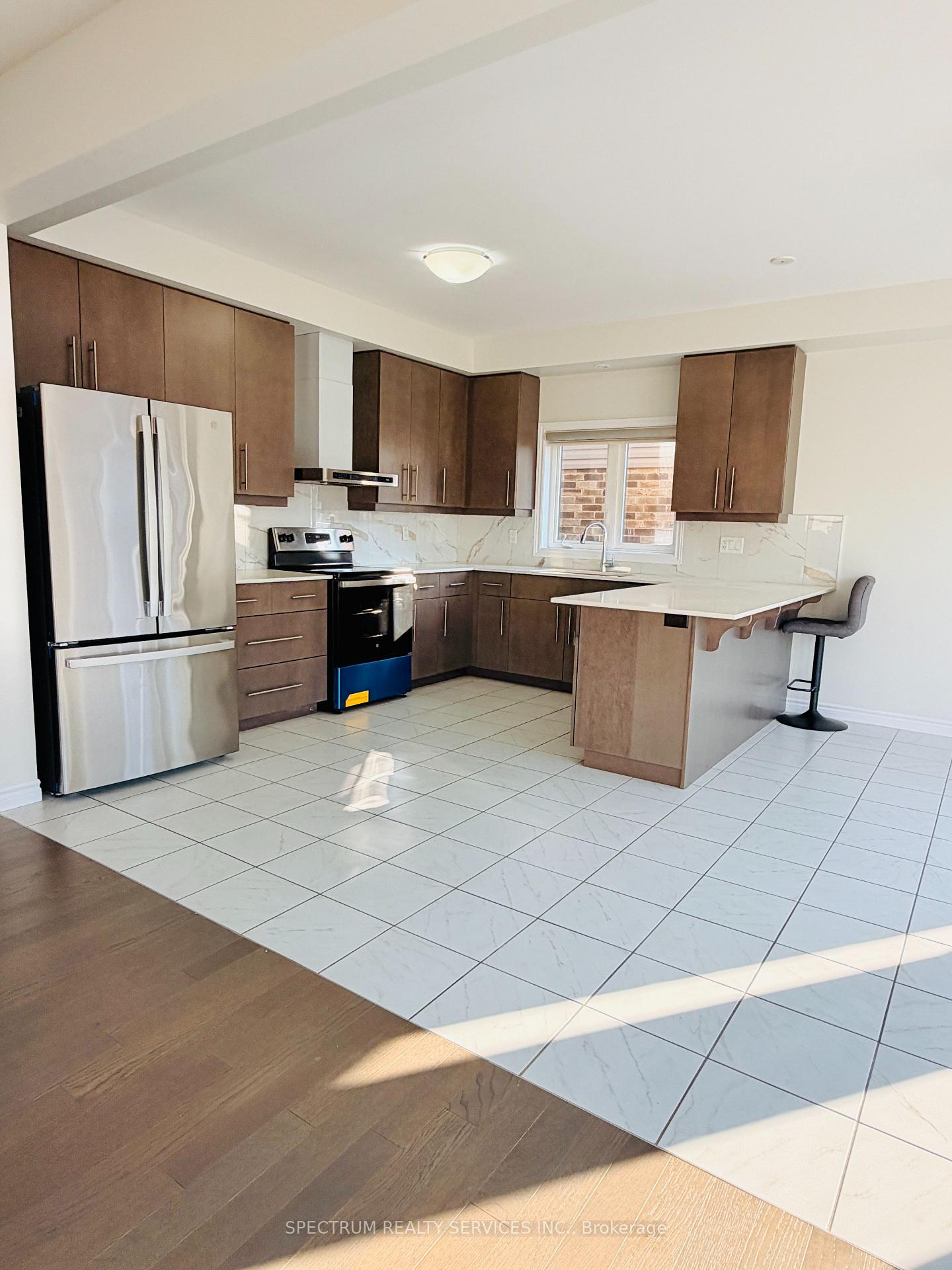 Photo 6 of 41 Ladd Avenue, Brantford, Empire South — HOMEH