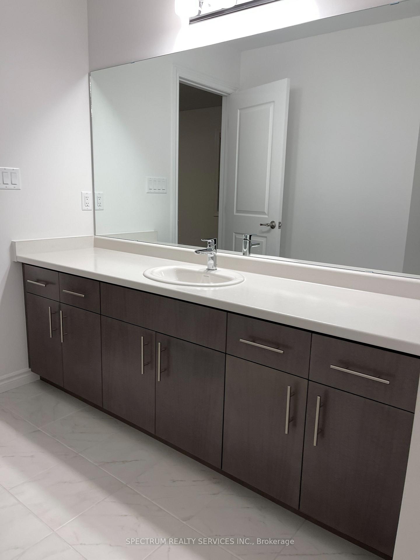 Photo 16 of 41 Ladd Avenue, Brantford, Empire South — HOMEH