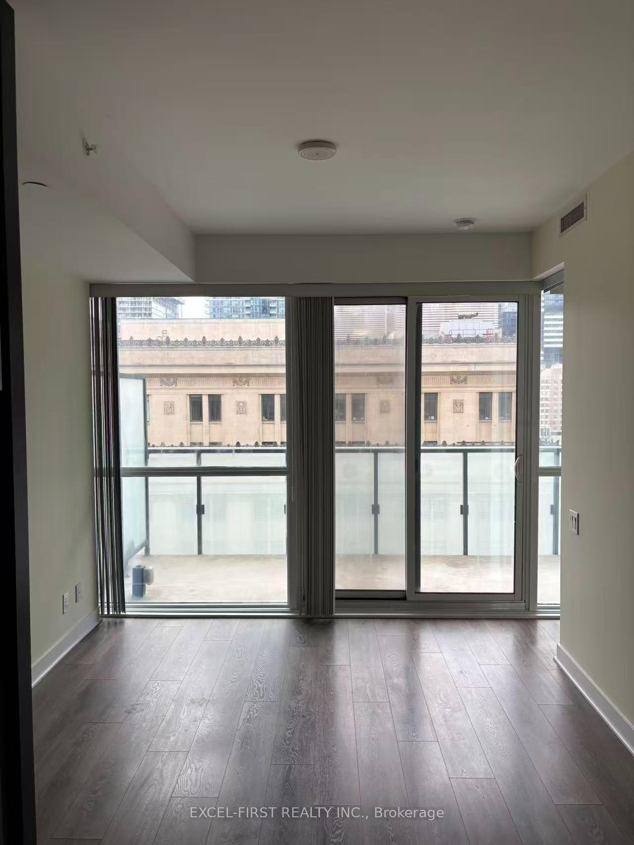Photo 11 of Unit 1011, 15 Grenvilles Street, Toronto, Bay Street Corridor — HOMEH