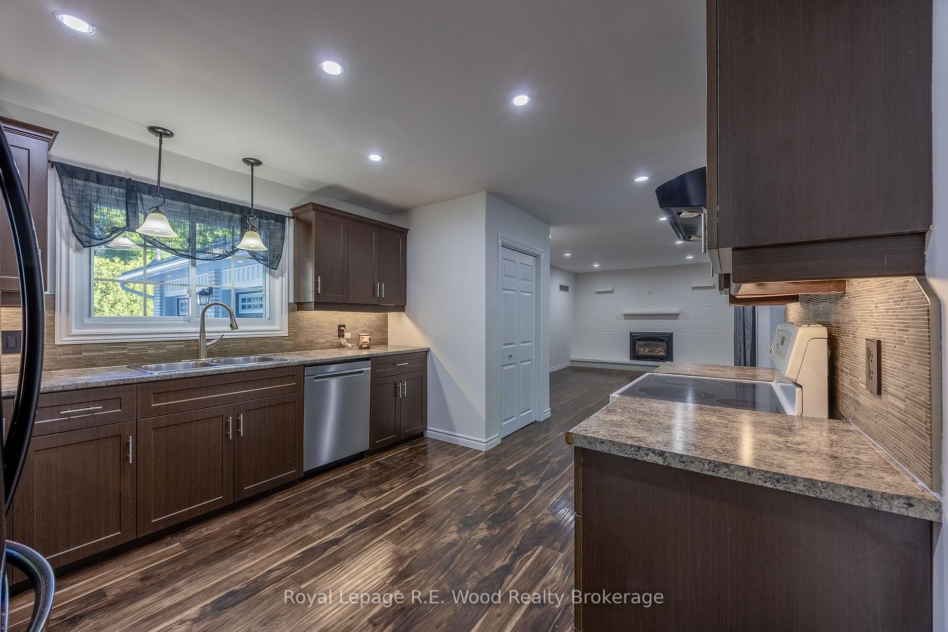 Photo 6 of 6 Highland Drive, Tillsonburg — HOMEH