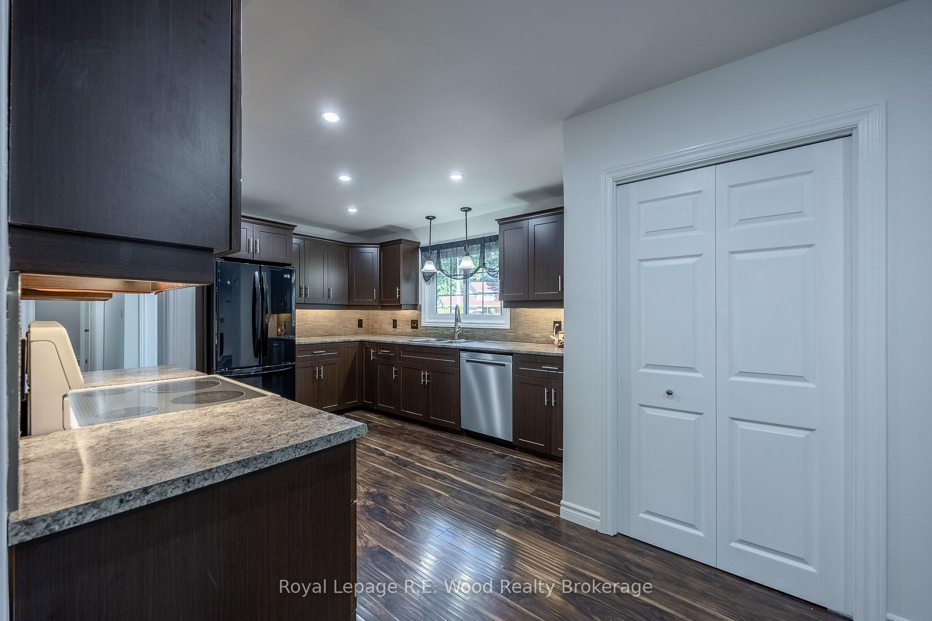 Photo 7 of 6 Highland Drive, Tillsonburg — HOMEH