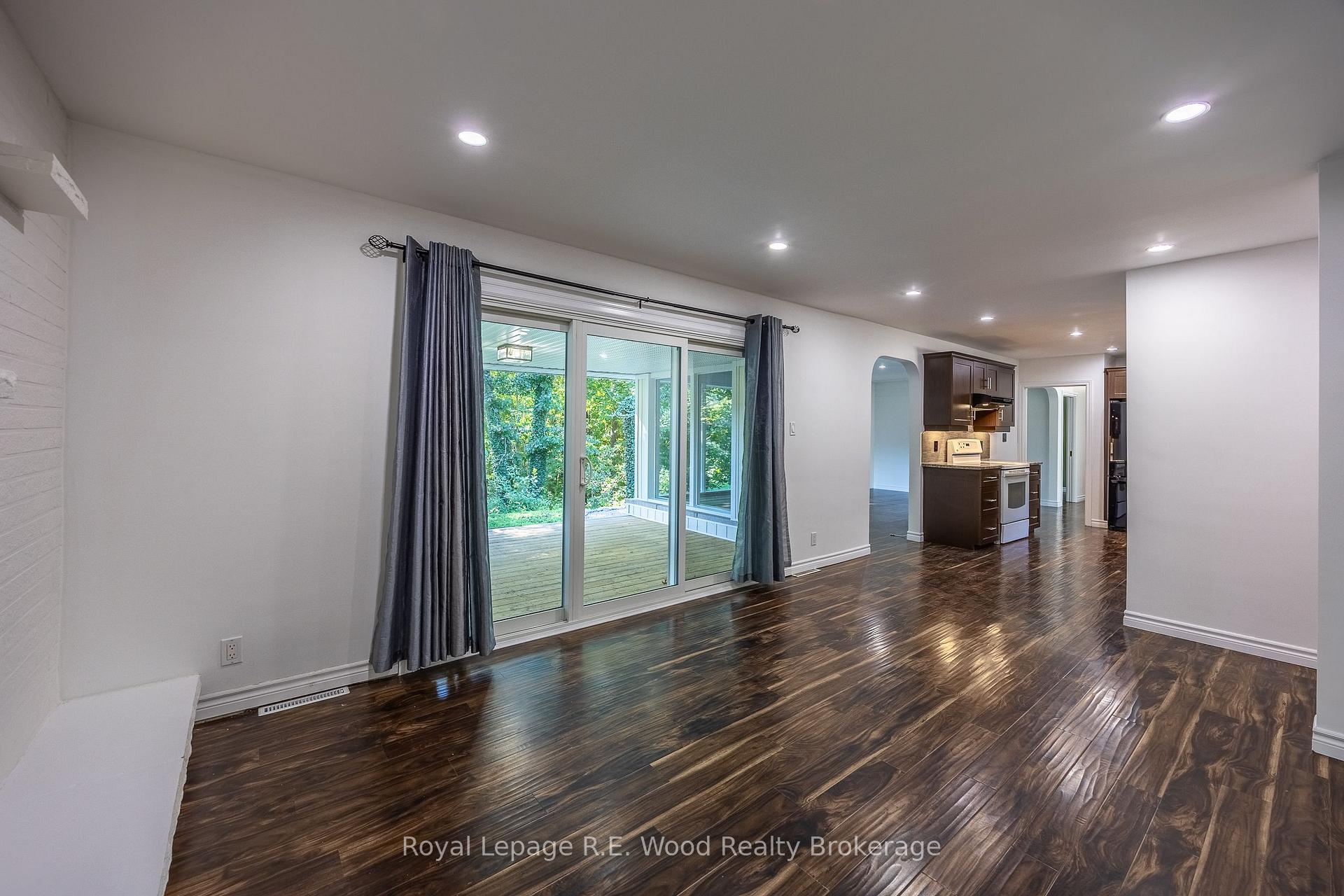Photo 10 of 6 Highland Drive, Tillsonburg — HOMEH