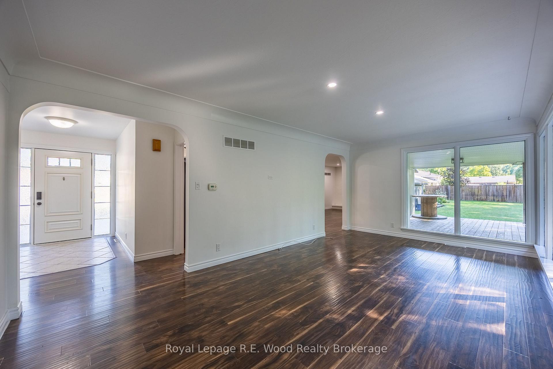 Photo 15 of 6 Highland Drive, Tillsonburg — HOMEH