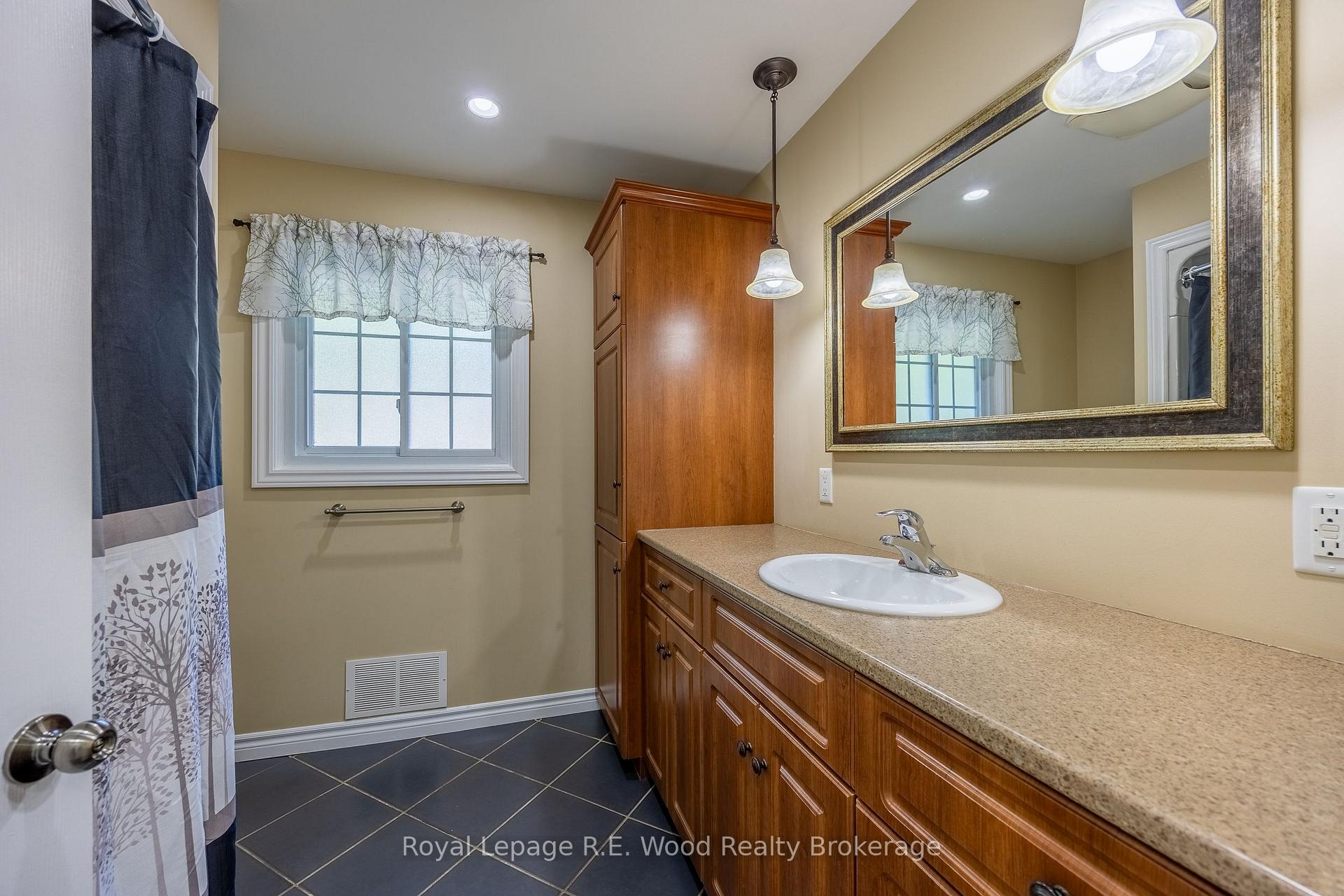 Photo 18 of 6 Highland Drive, Tillsonburg — HOMEH