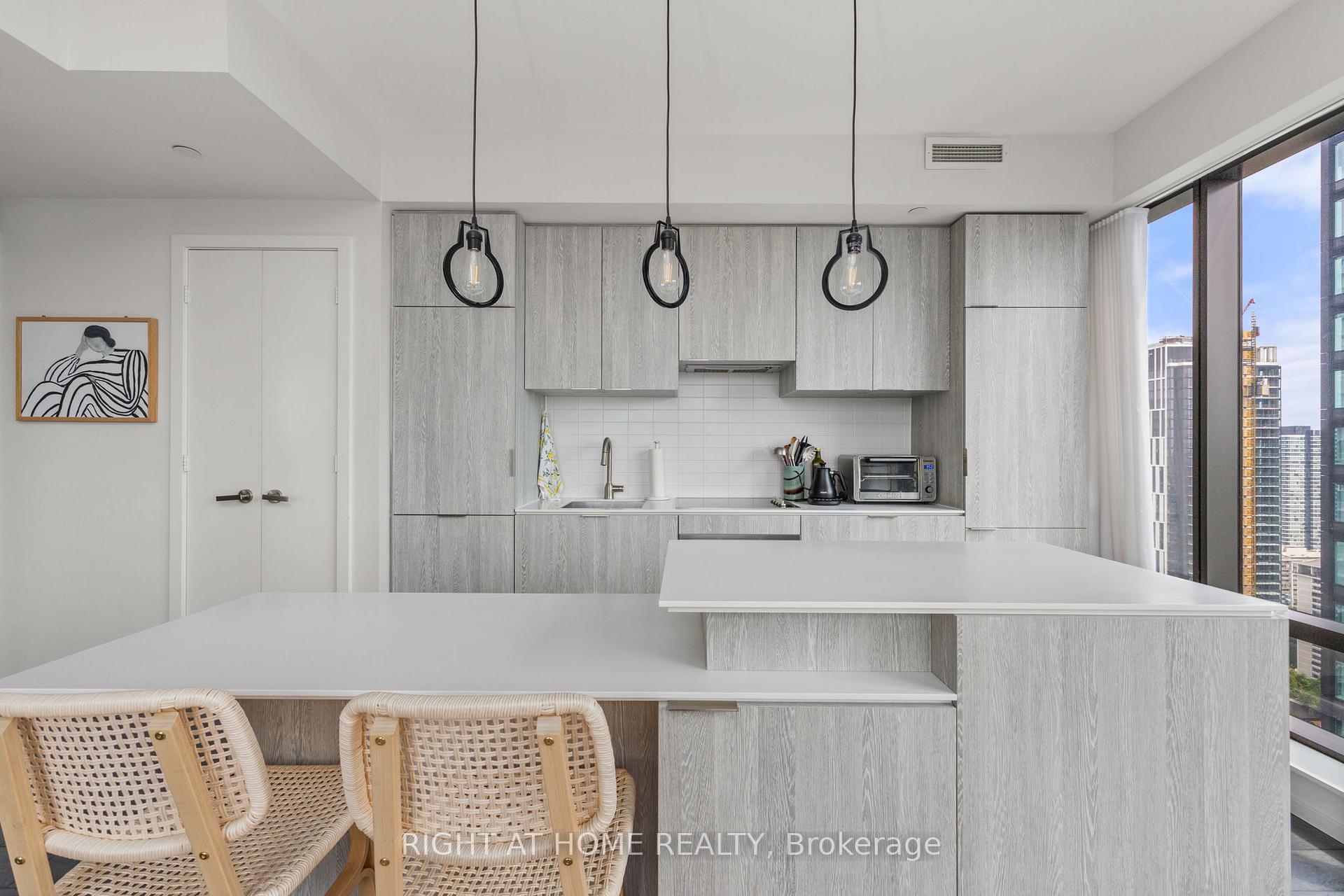 Photo 7 of Unit 3105, 5 St Joseph Street, Toronto, Bay Street Corridor — HOMEH