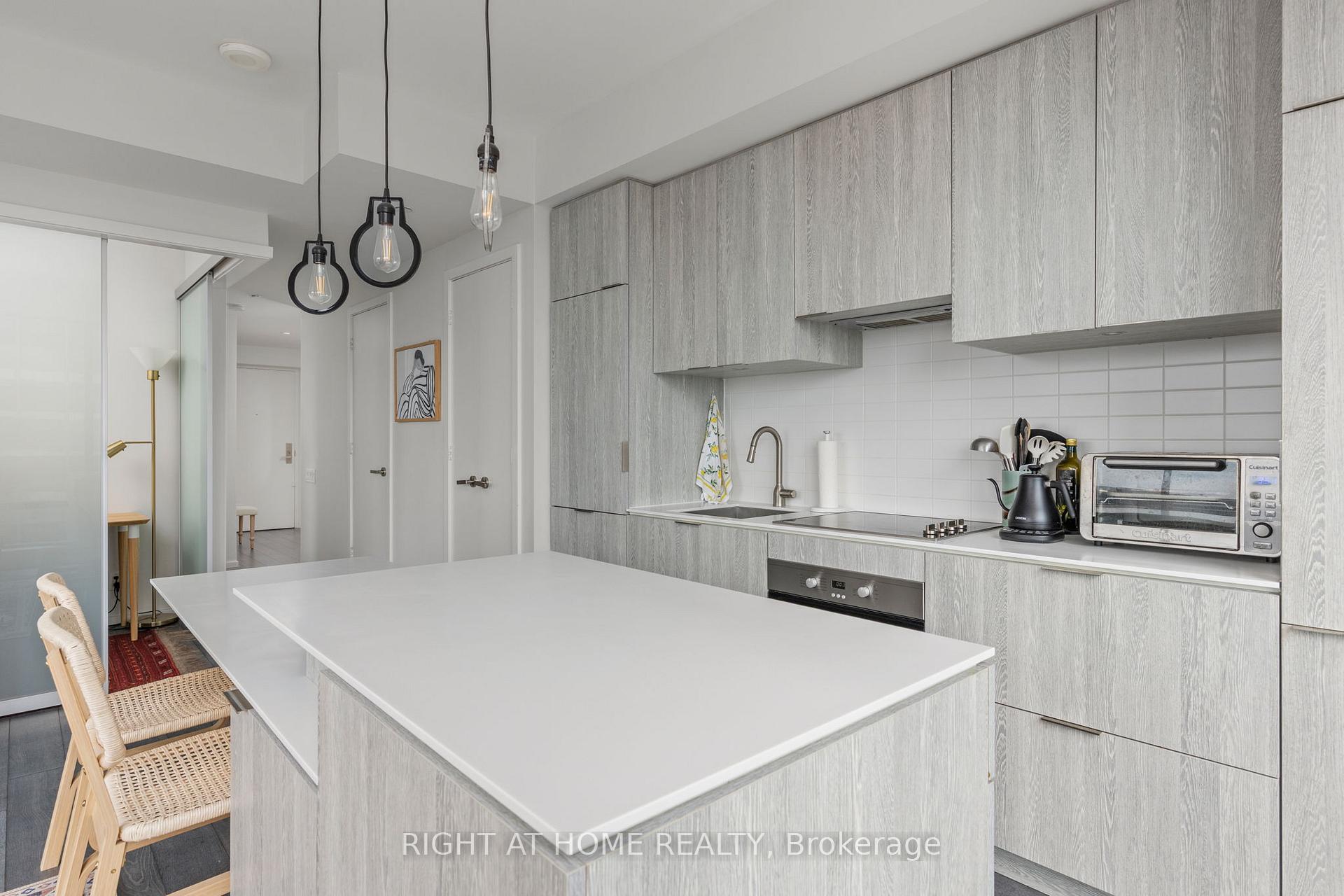 Photo 8 of Unit 3105, 5 St Joseph Street, Toronto, Bay Street Corridor — HOMEH