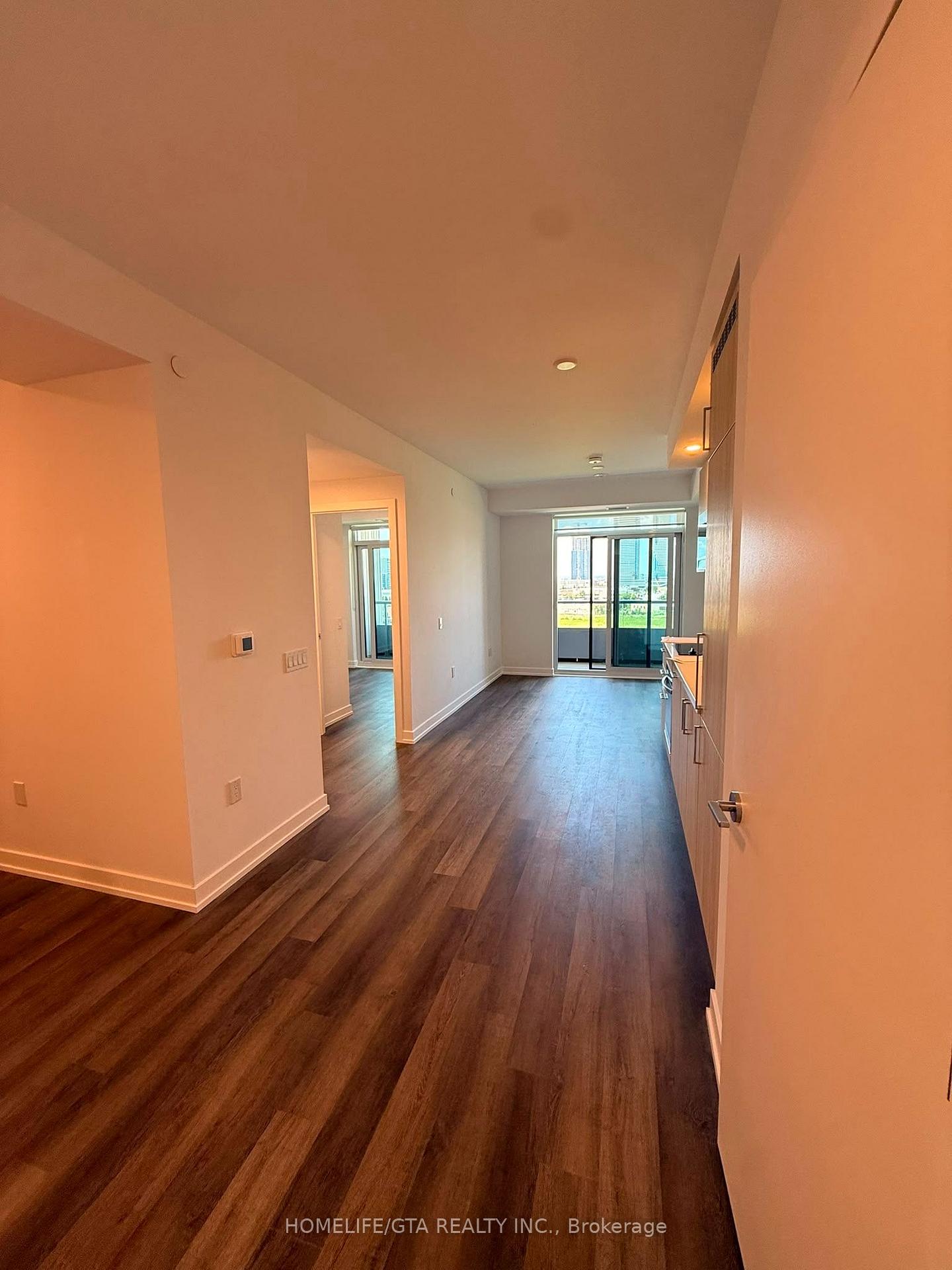 Photo 3 of Unit 605, 21 Meadowdale Road, Vaughan, Concord — HOMEH