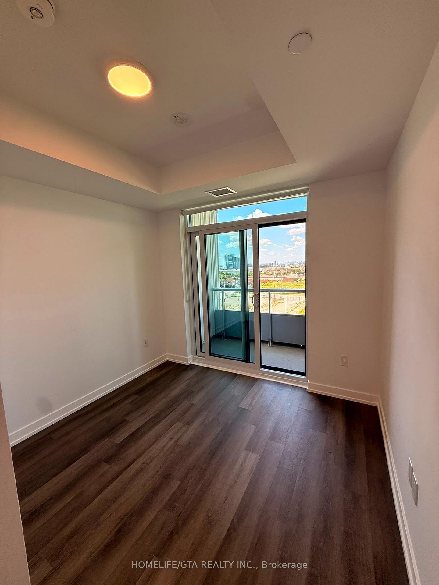 Photo 8 of Unit 605, 21 Meadowdale Road, Vaughan, Concord — HOMEH