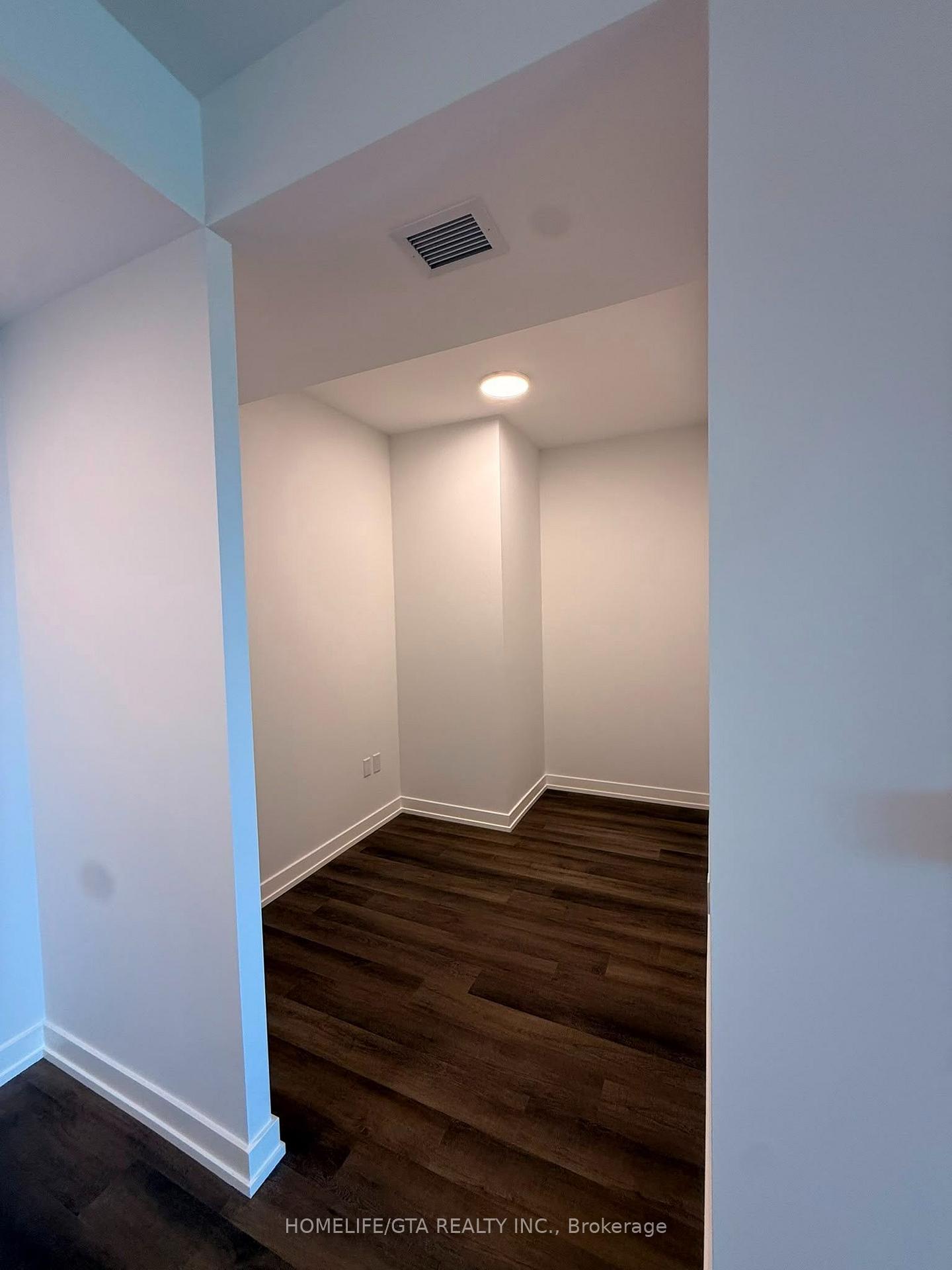 Photo 9 of Unit 605, 21 Meadowdale Road, Vaughan, Concord — HOMEH