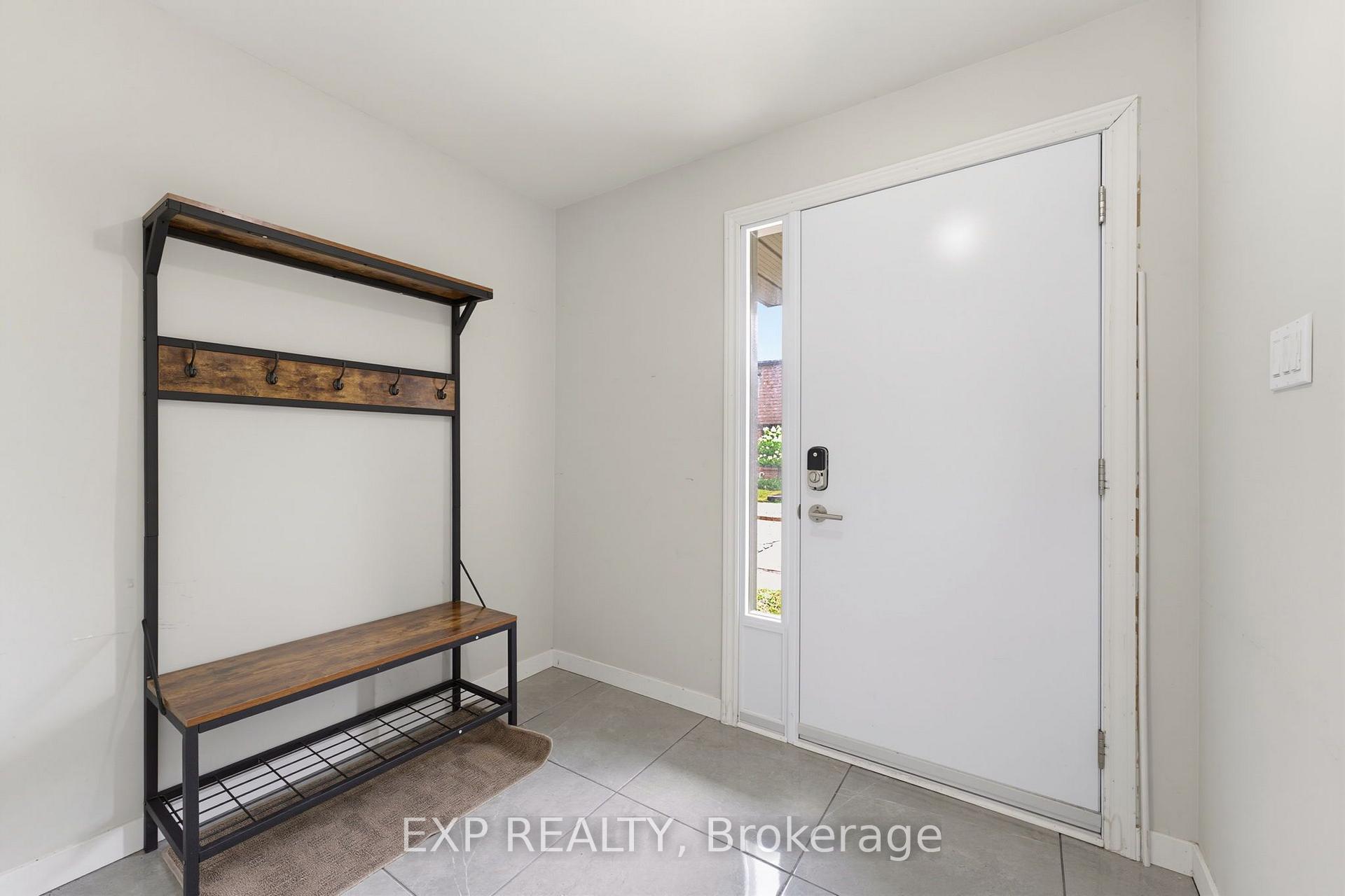 Photo 4 of Unit 11, 890 Cahill Drive W, Ottawa, Hunt Club — HOMEH