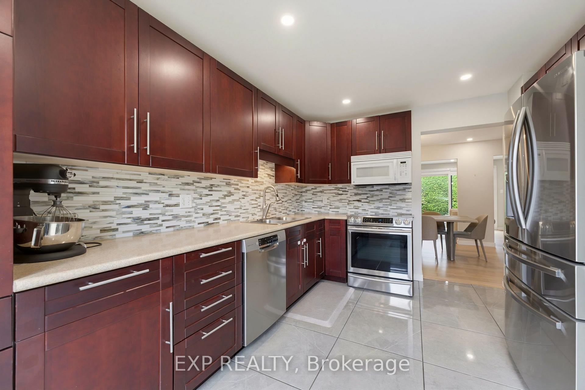 Photo 6 of Unit 11, 890 Cahill Drive W, Ottawa, Hunt Club — HOMEH