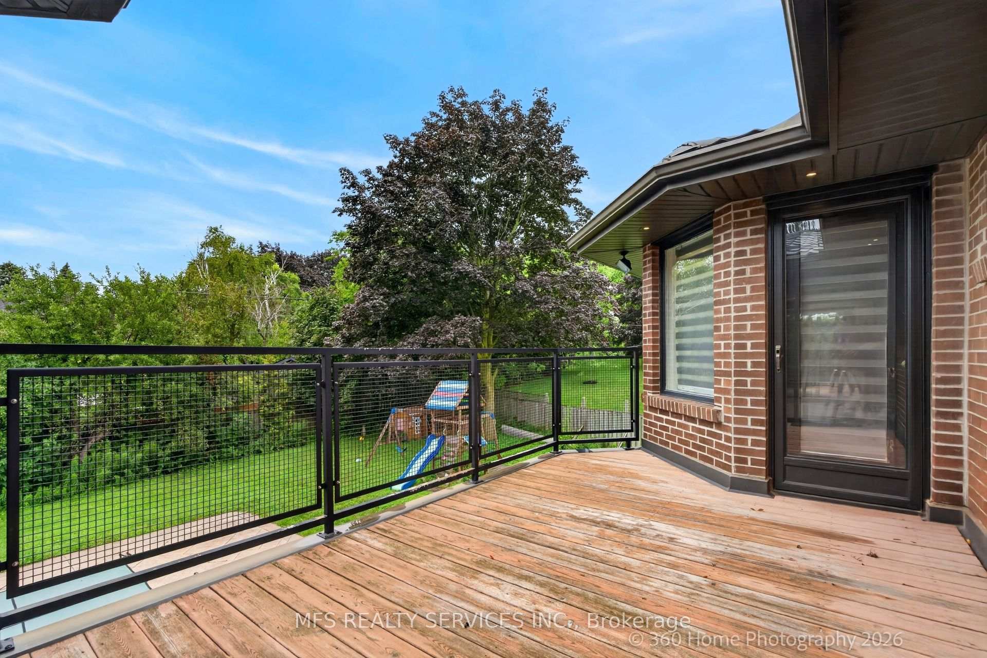 Photo 5 of 5 Morley Court, Etobicoke, Edenbridge-Humber Valley — HOMEH