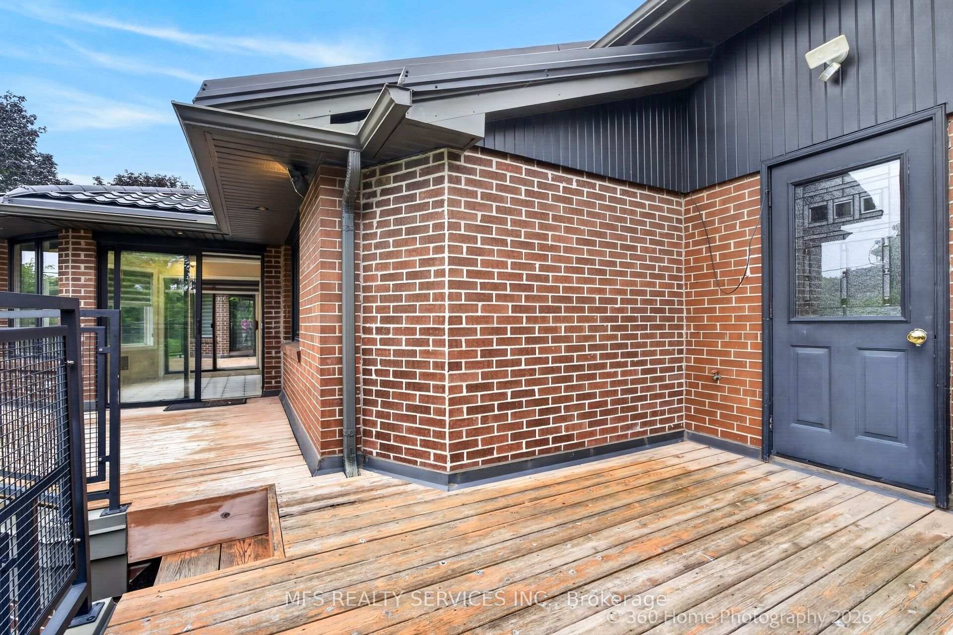 Photo 6 of 5 Morley Court, Etobicoke, Edenbridge-Humber Valley — HOMEH
