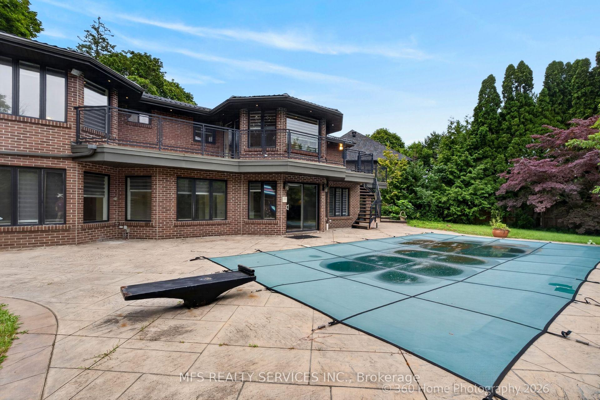 Photo 8 of 5 Morley Court, Etobicoke, Edenbridge-Humber Valley — HOMEH