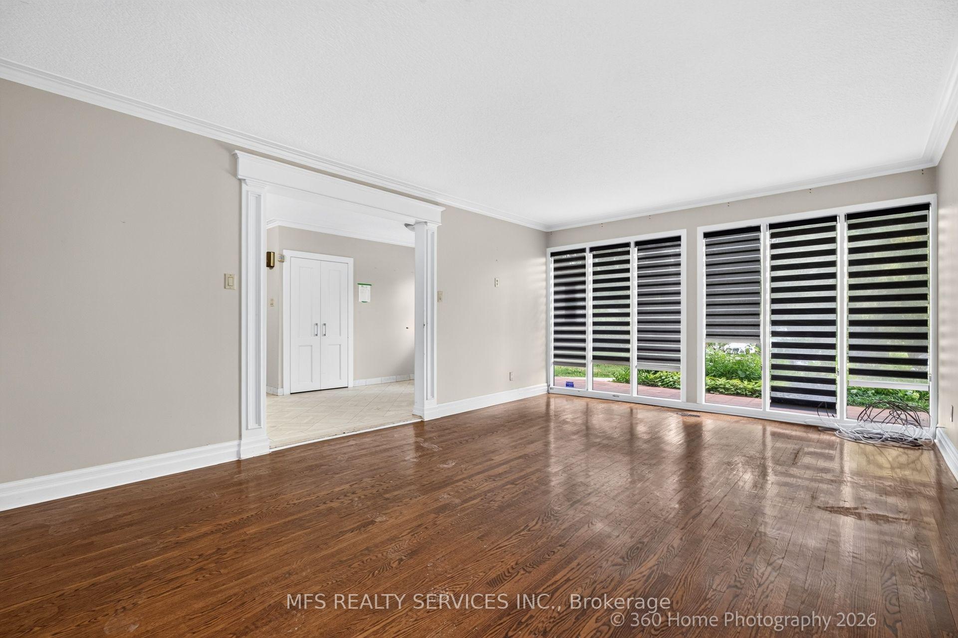 Photo 9 of 5 Morley Court, Etobicoke, Edenbridge-Humber Valley — HOMEH