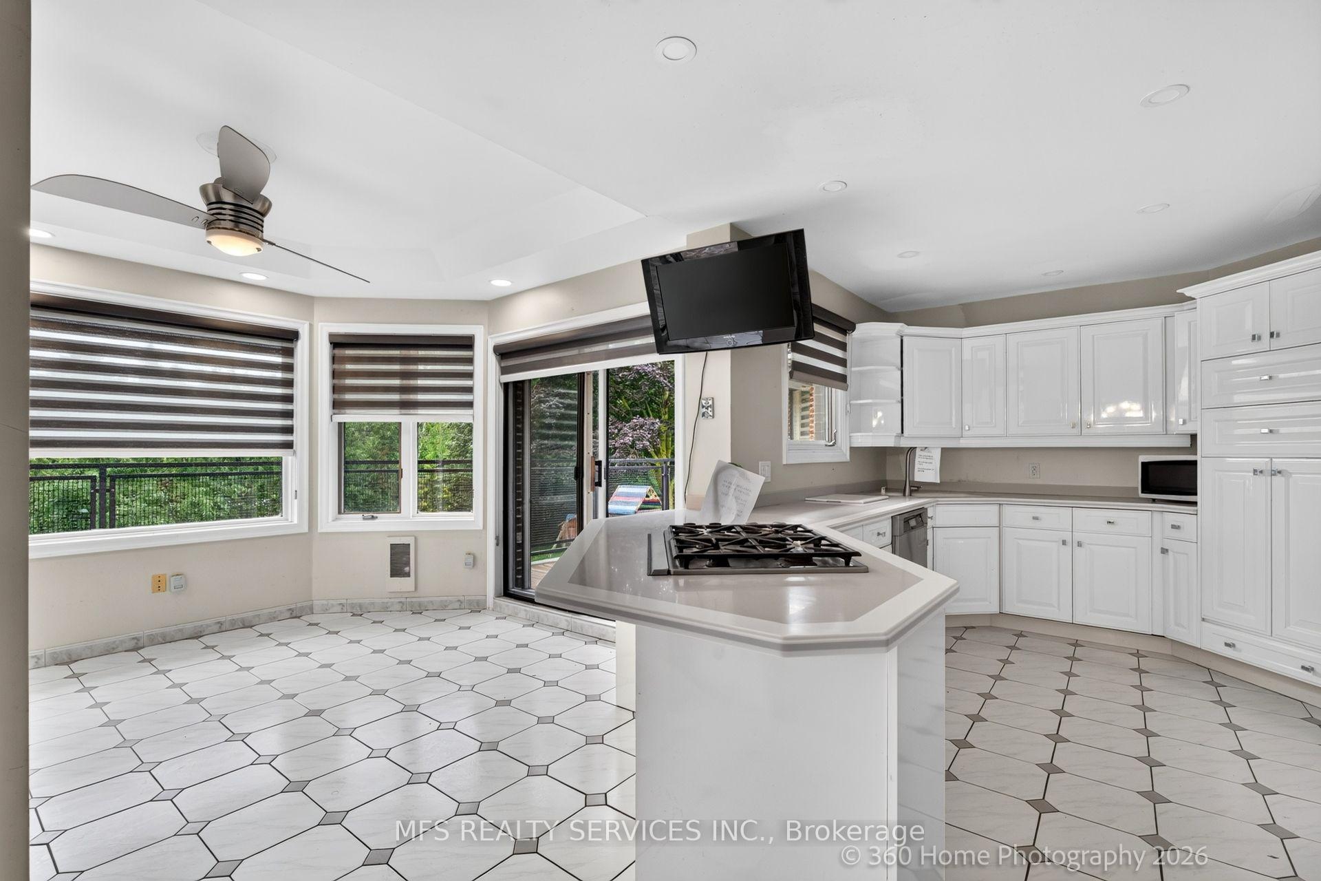 Photo 11 of 5 Morley Court, Etobicoke, Edenbridge-Humber Valley — HOMEH