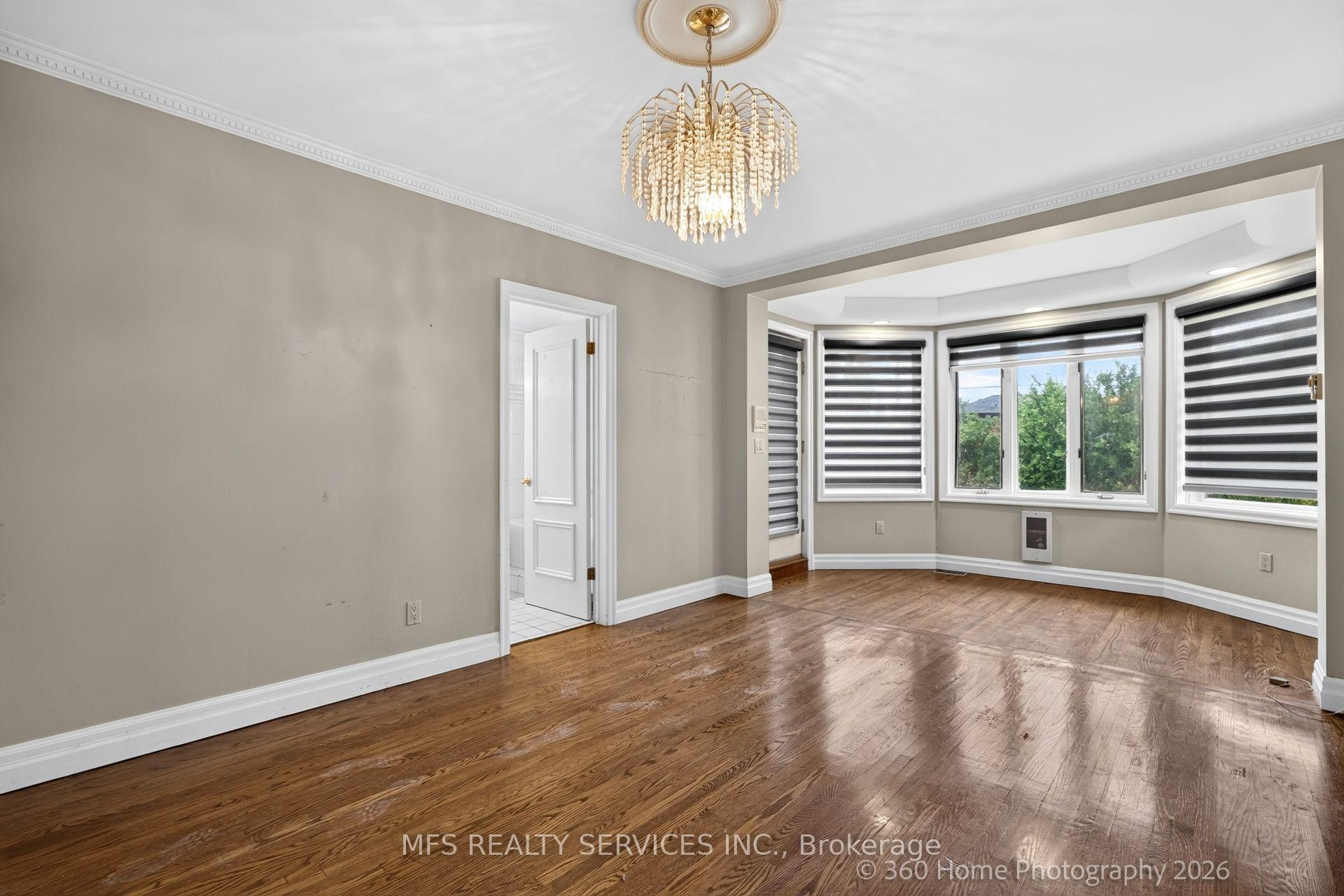 Photo 14 of 5 Morley Court, Etobicoke, Edenbridge-Humber Valley — HOMEH