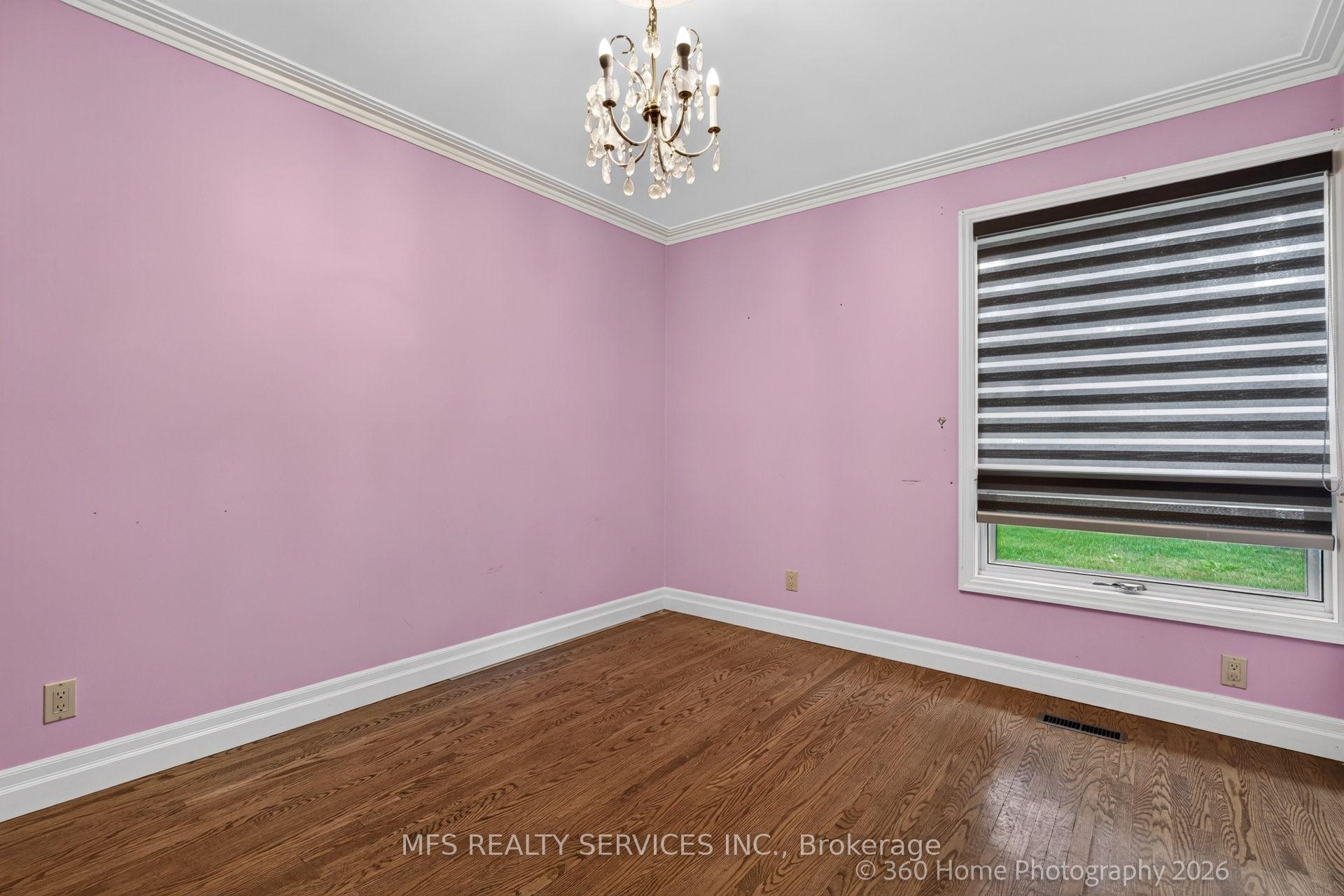 Photo 17 of 5 Morley Court, Etobicoke, Edenbridge-Humber Valley — HOMEH