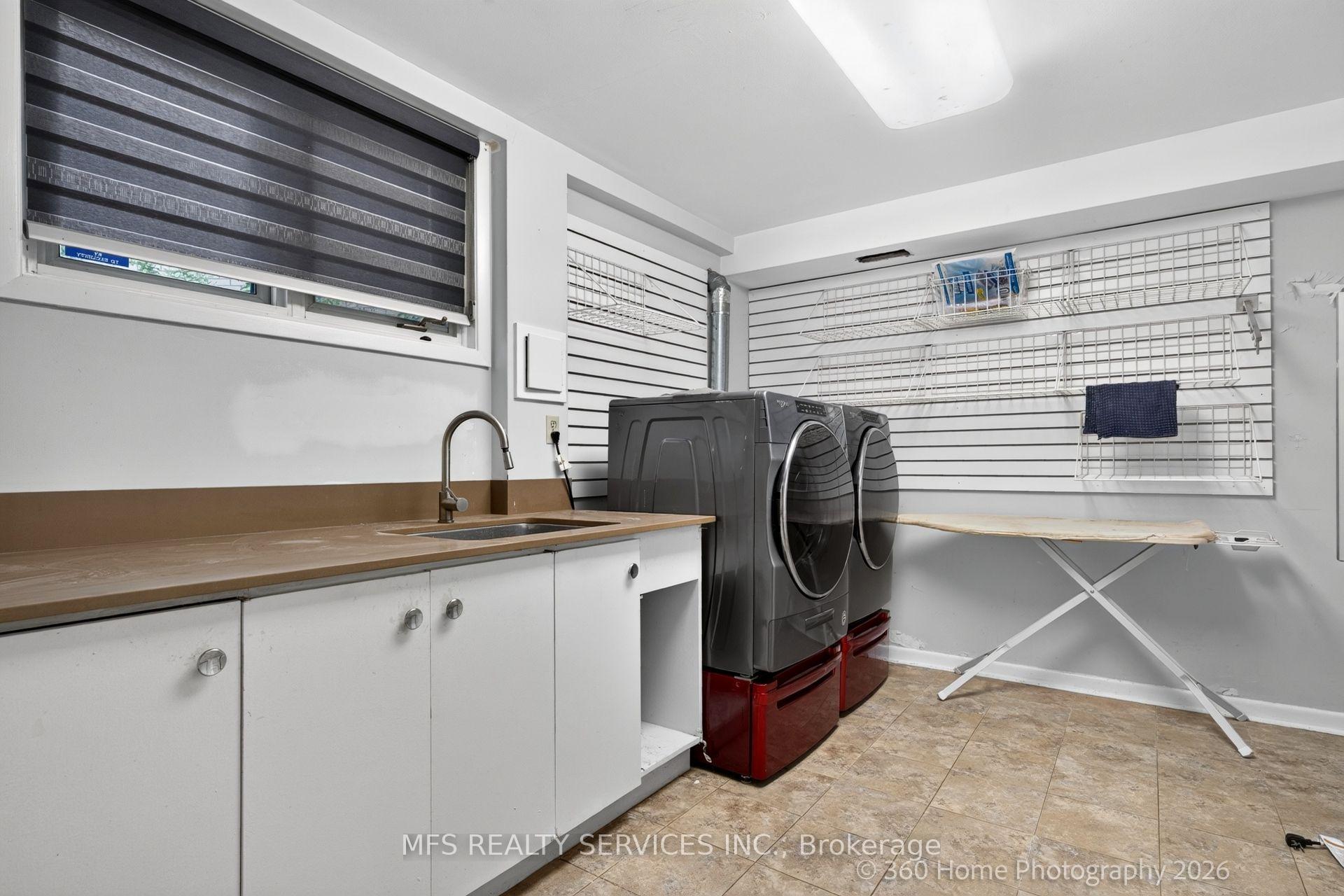 Photo 19 of 5 Morley Court, Etobicoke, Edenbridge-Humber Valley — HOMEH