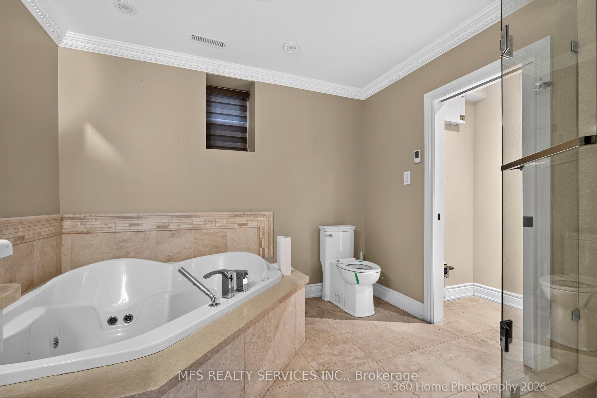 Photo 22 of 5 Morley Court, Etobicoke, Edenbridge-Humber Valley — HOMEH