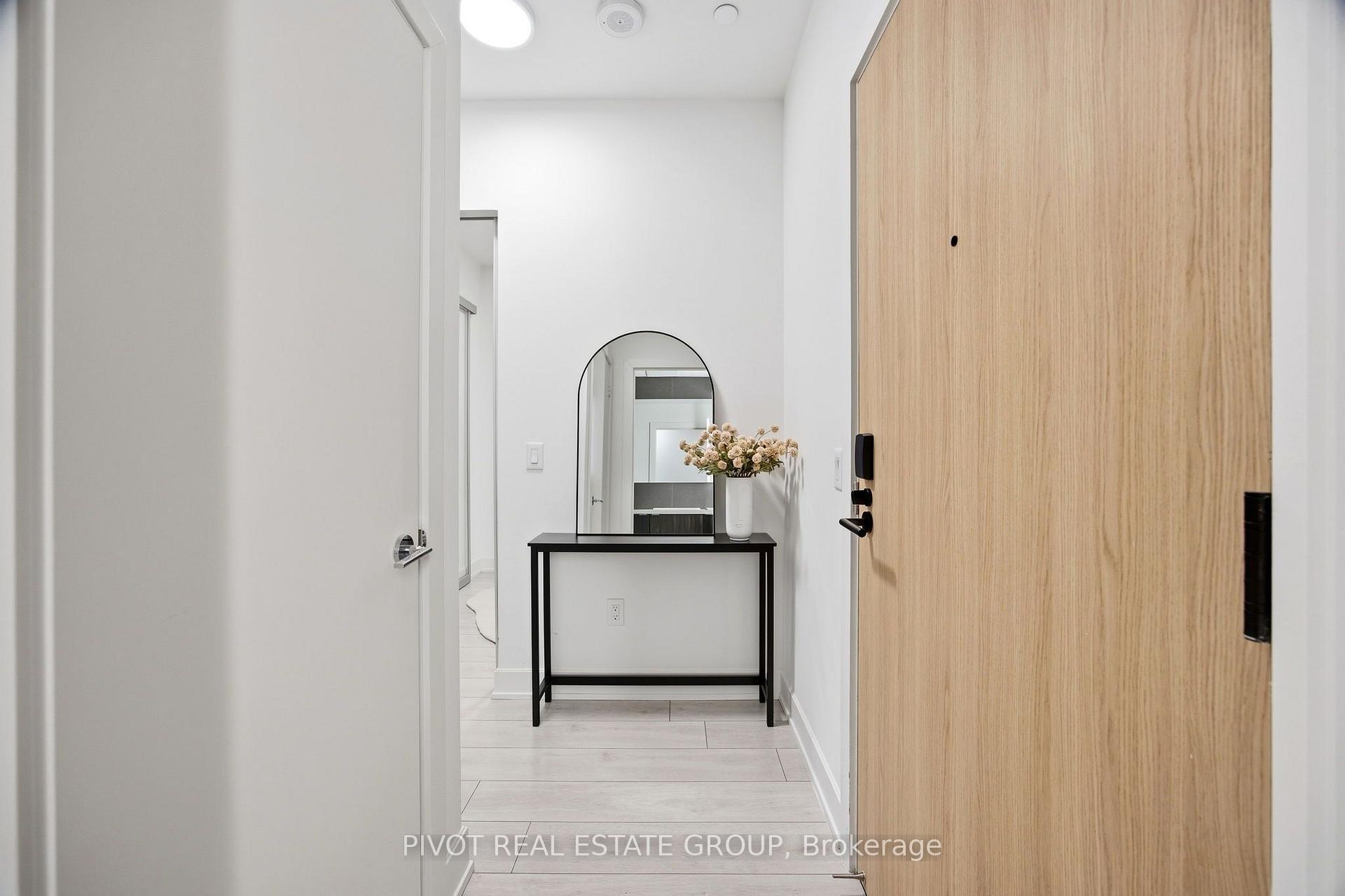 Photo 4 of Unit 518, 15 Mercer Street, Toronto, Waterfront Communities — HOMEH