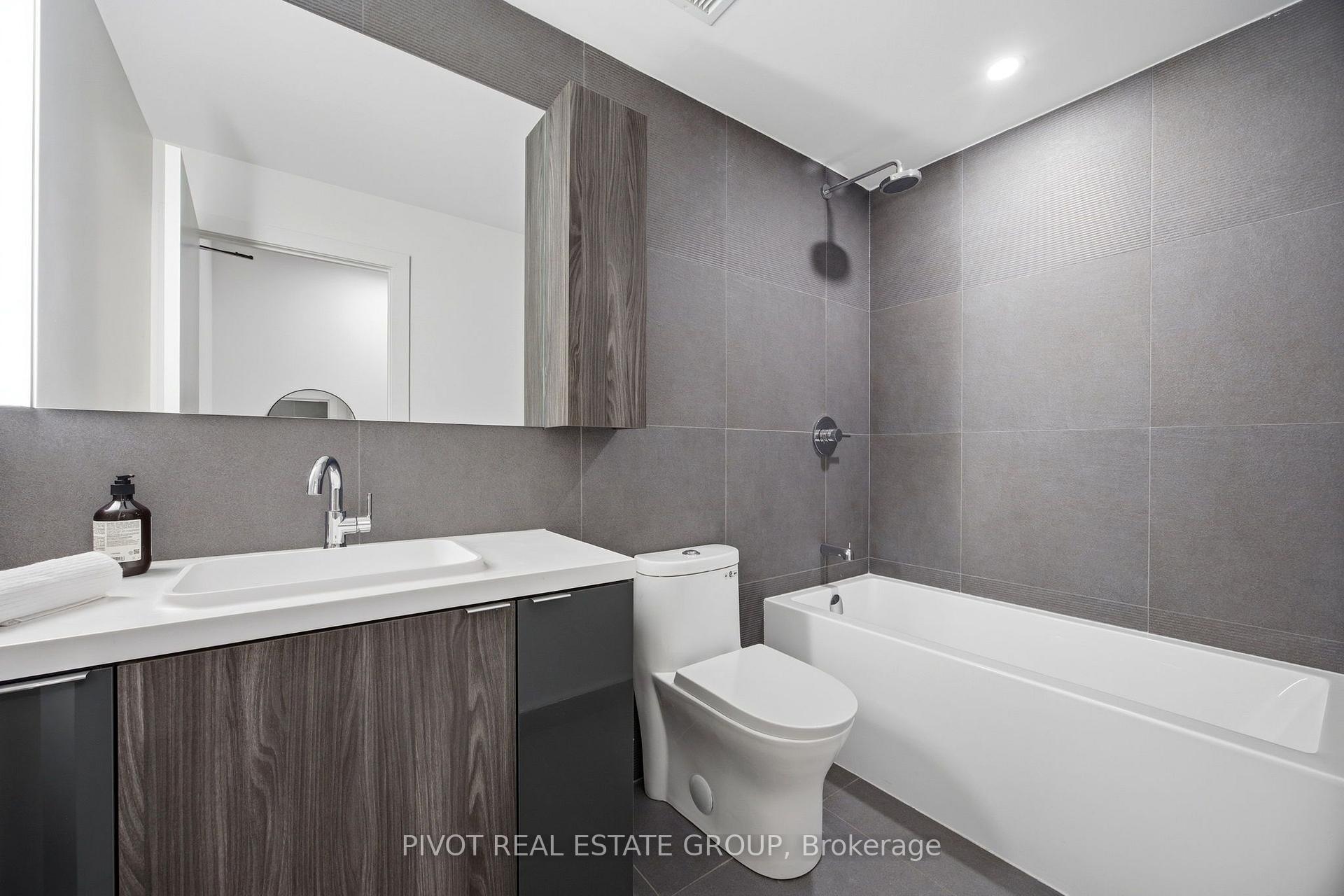 Photo 5 of Unit 518, 15 Mercer Street, Toronto, Waterfront Communities — HOMEH