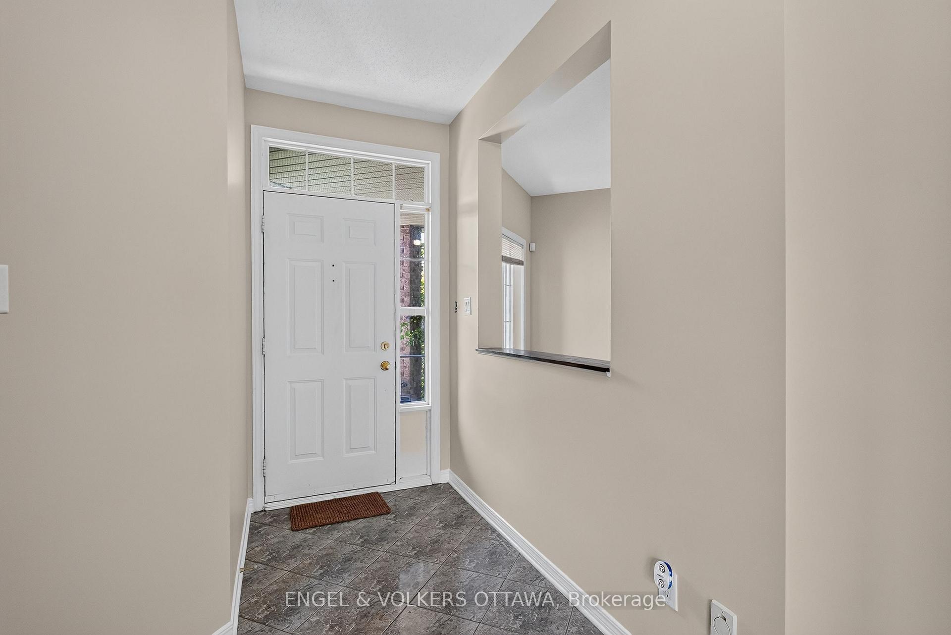 Photo 5 of 53 Borealis Crescent, Ottawa, Carson Meadows — HOMEH