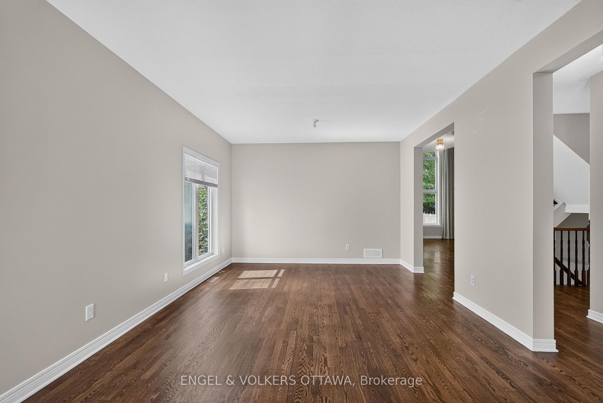 Photo 10 of 53 Borealis Crescent, Ottawa, Carson Meadows — HOMEH