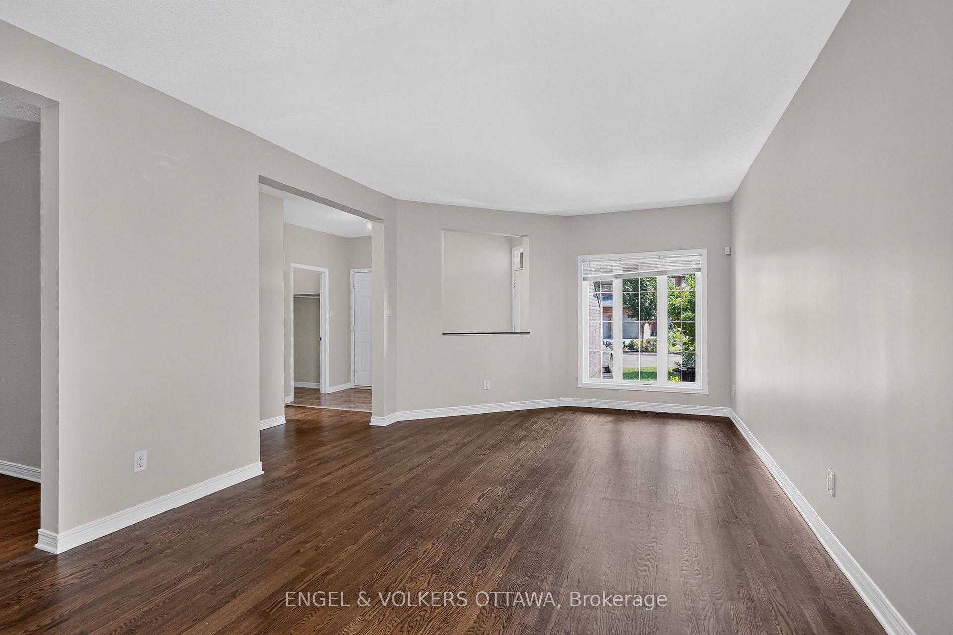 Photo 11 of 53 Borealis Crescent, Ottawa, Carson Meadows — HOMEH