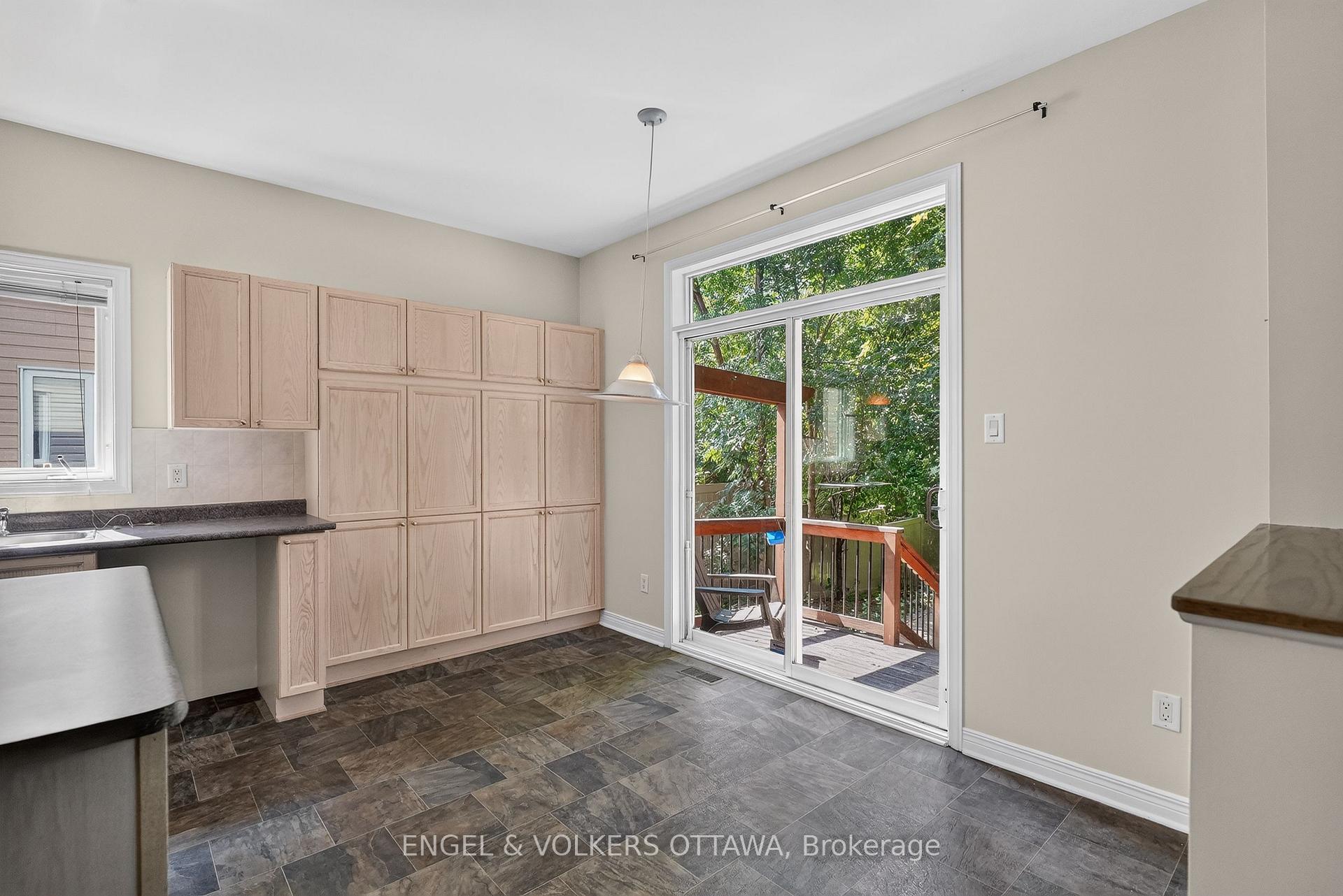 Photo 24 of 53 Borealis Crescent, Ottawa, Carson Meadows — HOMEH