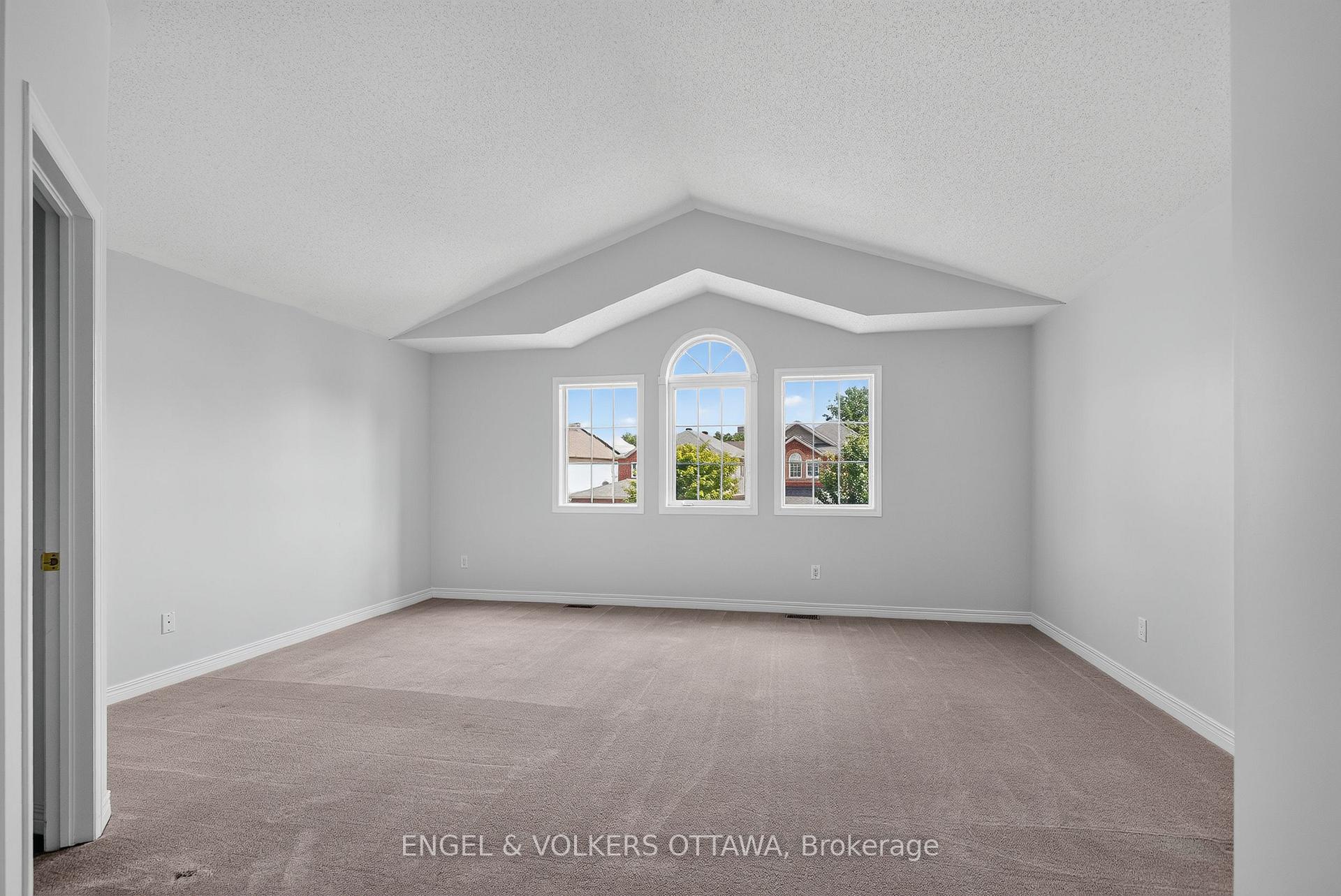 Photo 28 of 53 Borealis Crescent, Ottawa, Carson Meadows — HOMEH