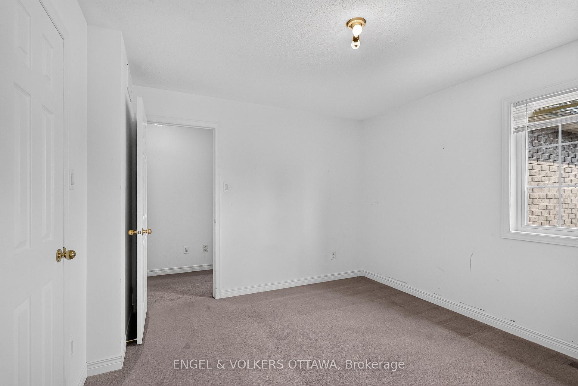 Photo 35 of 53 Borealis Crescent, Ottawa, Carson Meadows — HOMEH