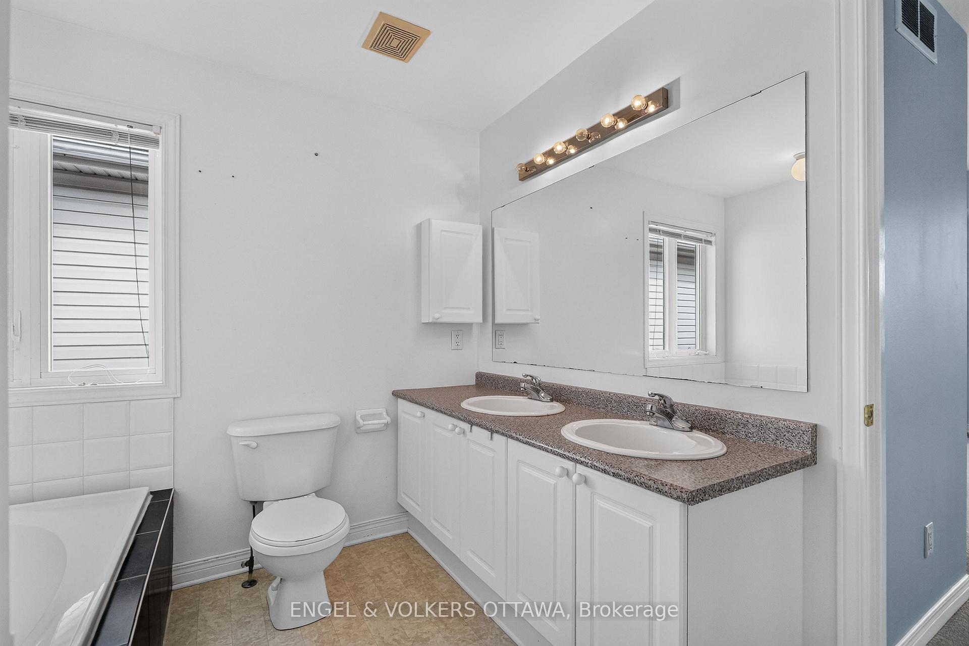 Photo 38 of 53 Borealis Crescent, Ottawa, Carson Meadows — HOMEH