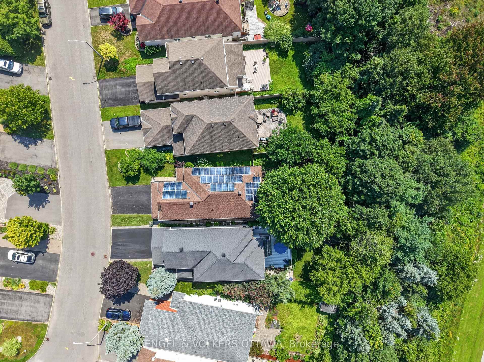 Photo 48 of 53 Borealis Crescent, Ottawa, Carson Meadows — HOMEH