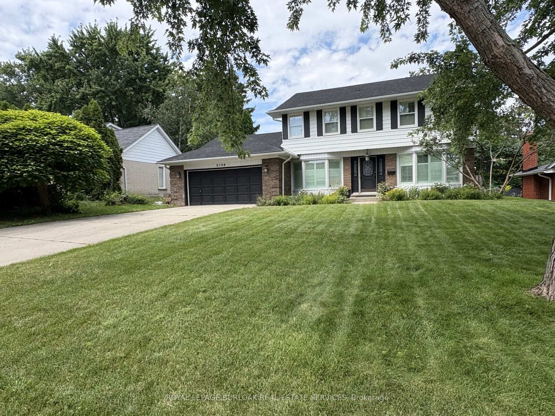 Photo 1 of 2109 Agincourt Crescent, Burlington, Tyandaga — HOMEH