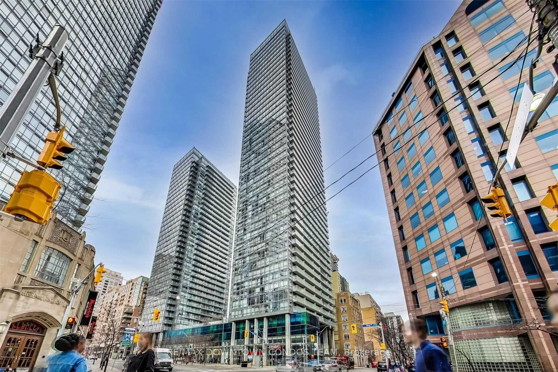 Front of Unit 1503, 38 Grenville Street