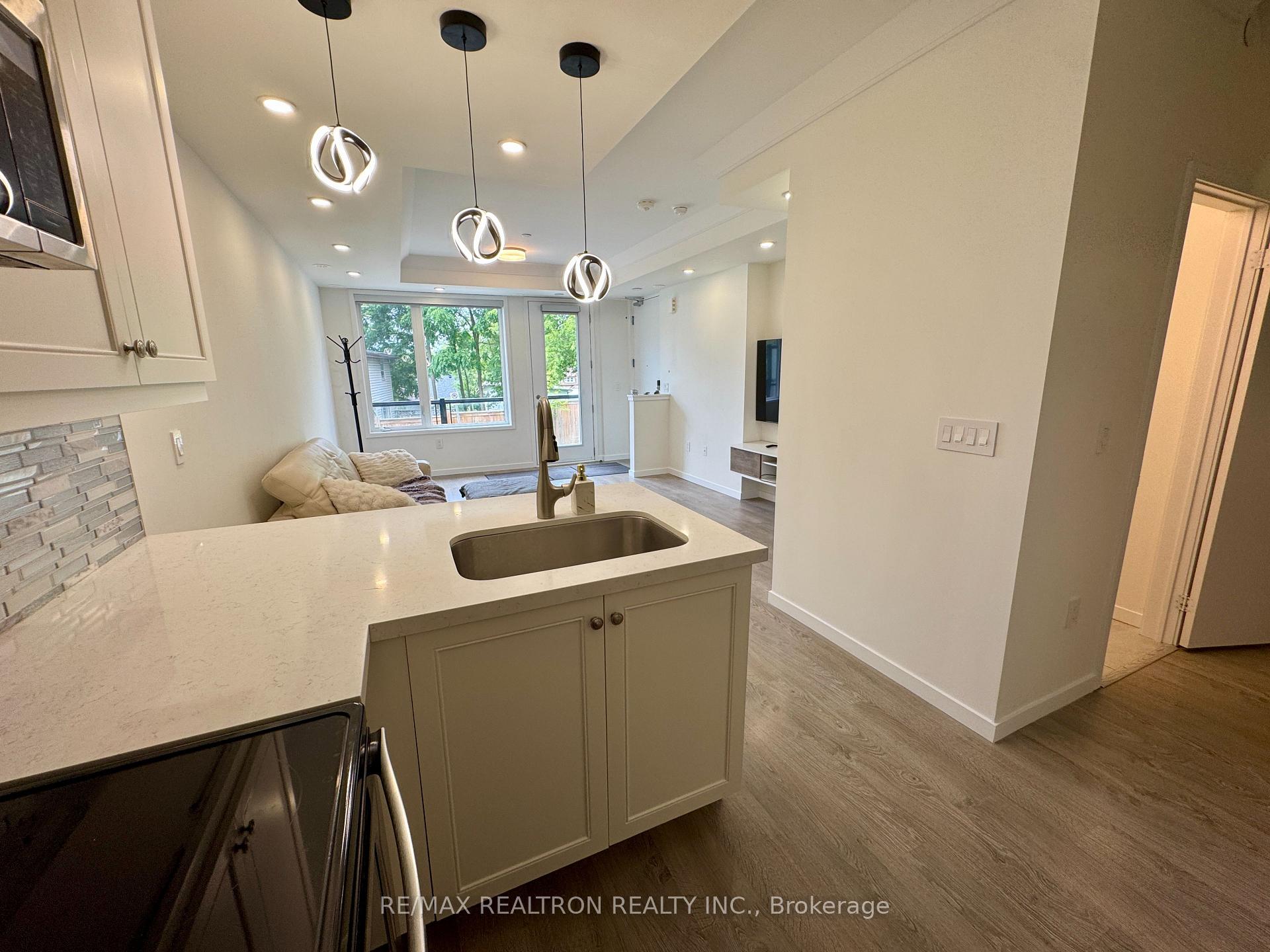 Photo 7 of Unit 5, 100 Alex Gardner Circle, Aurora, Aurora Village — HOMEH
