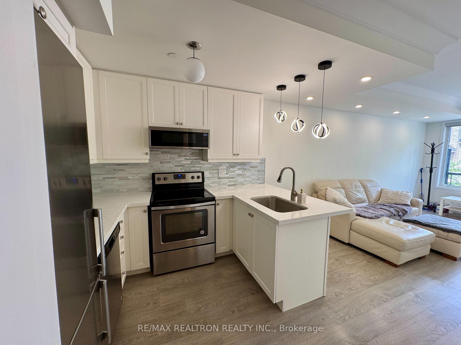 Photo 9 of Unit 5, 100 Alex Gardner Circle, Aurora, Aurora Village — HOMEH