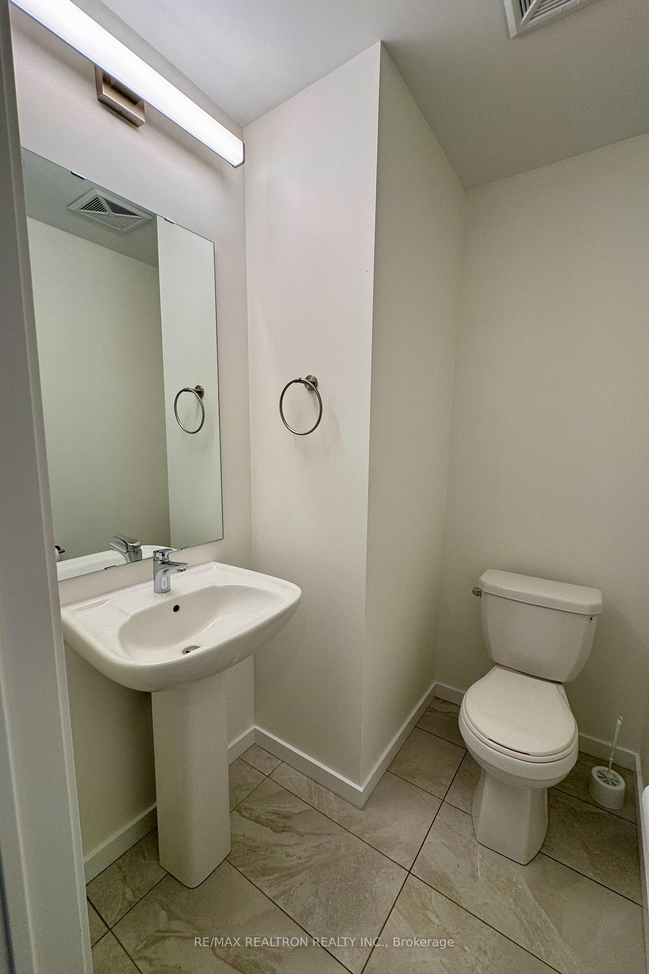 Photo 14 of Unit 5, 100 Alex Gardner Circle, Aurora, Aurora Village — HOMEH