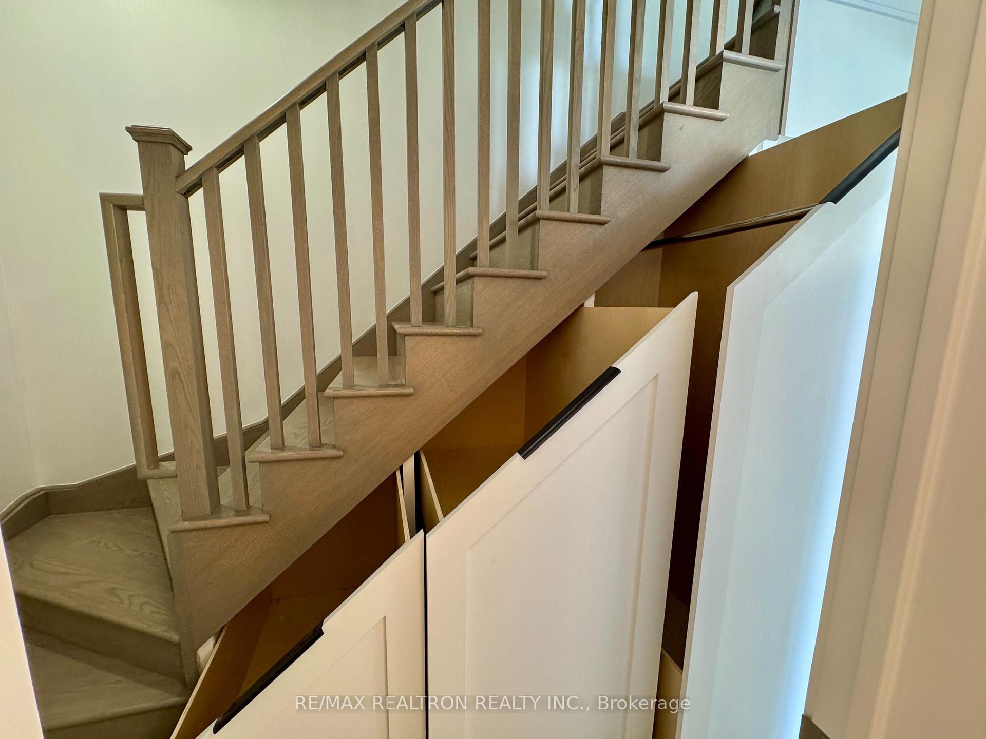 Photo 16 of Unit 5, 100 Alex Gardner Circle, Aurora, Aurora Village — HOMEH