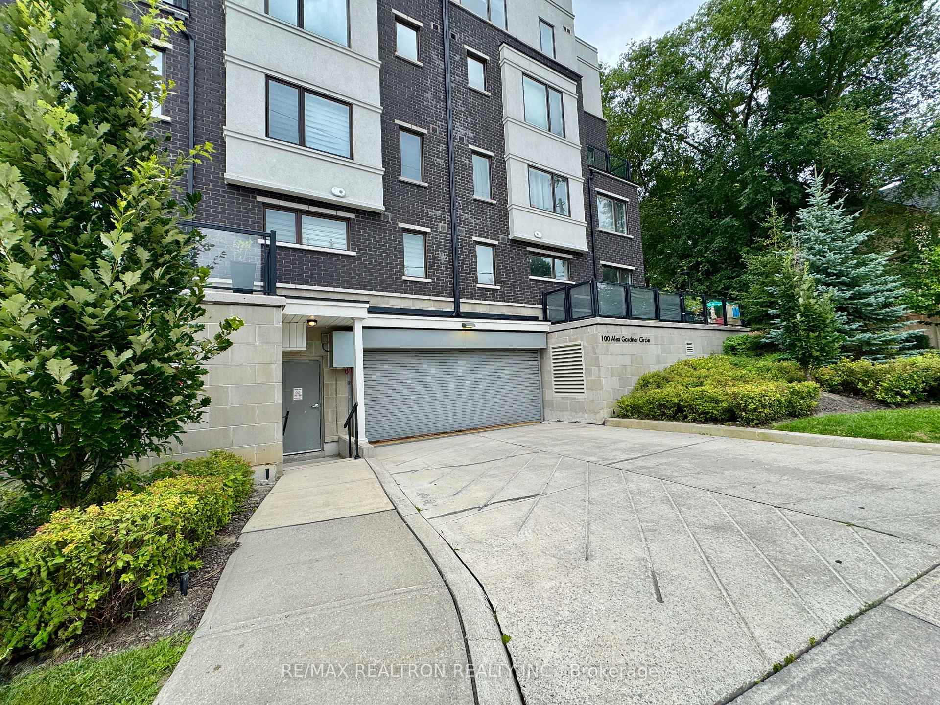 Photo 30 of Unit 5, 100 Alex Gardner Circle, Aurora, Aurora Village — HOMEH