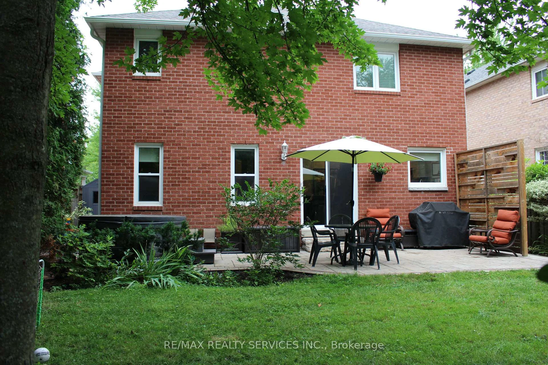 Photo 8 of 9 Pogson Drive, Whitby, Rolling Acres — HOMEH