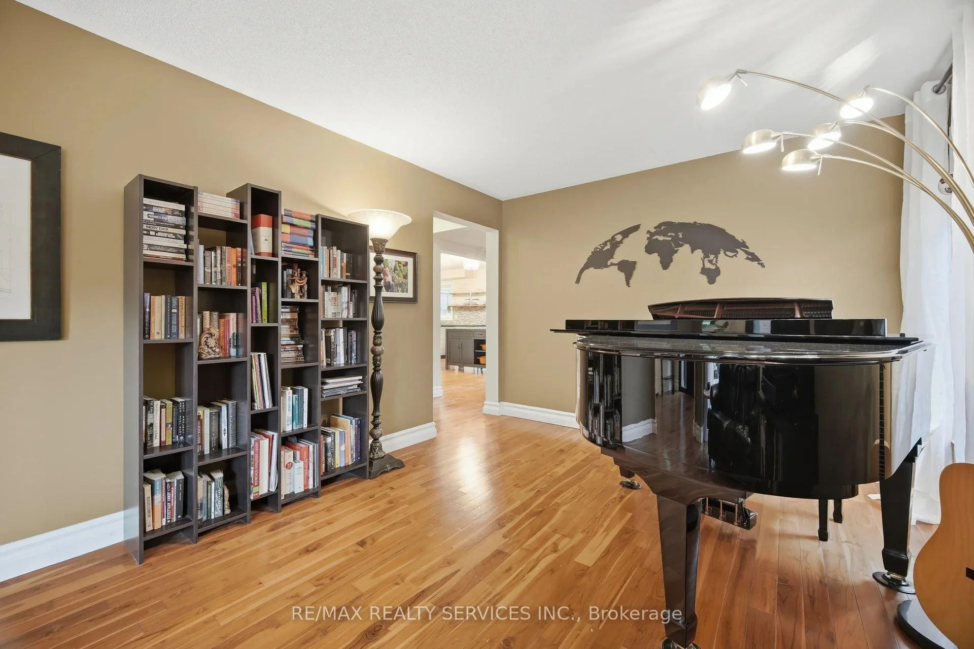 Photo 14 of 9 Pogson Drive, Whitby, Rolling Acres — HOMEH
