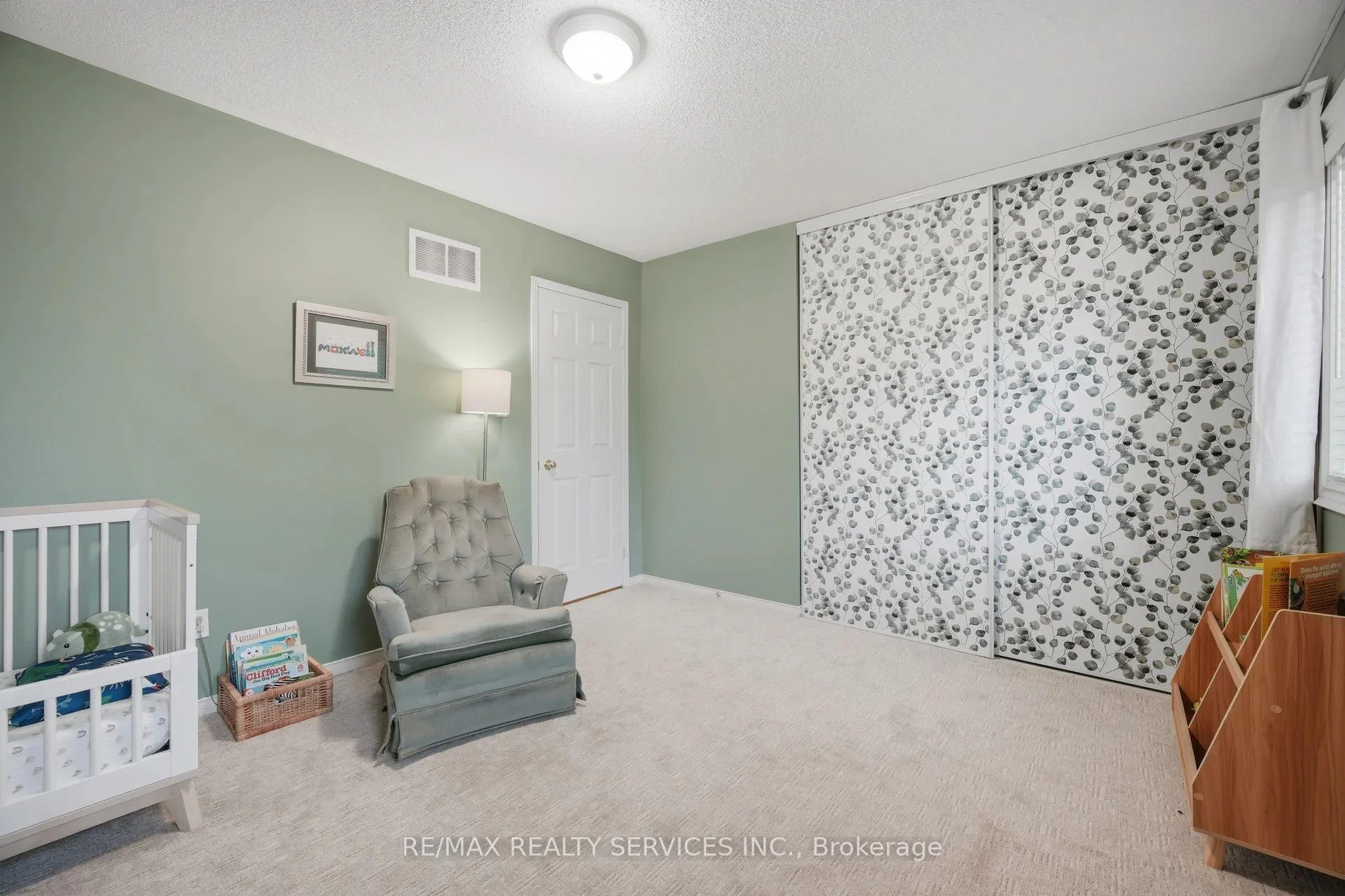 Photo 38 of 9 Pogson Drive, Whitby, Rolling Acres — HOMEH