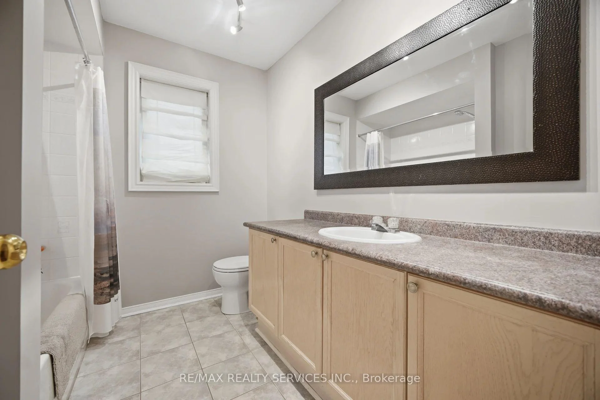 Photo 41 of 9 Pogson Drive, Whitby, Rolling Acres — HOMEH