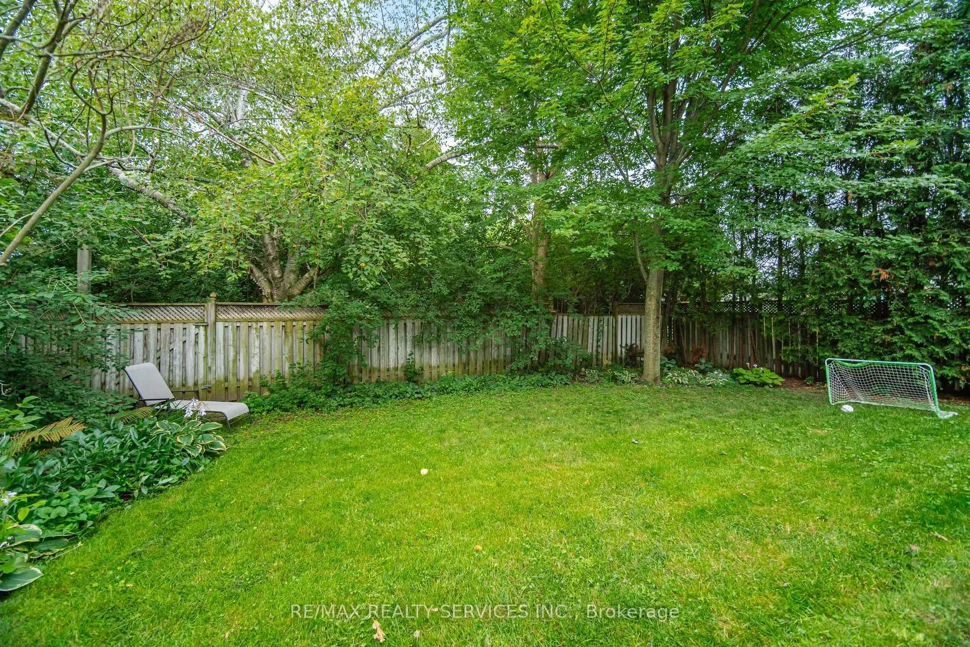 Photo 55 of 9 Pogson Drive, Whitby, Rolling Acres — HOMEH