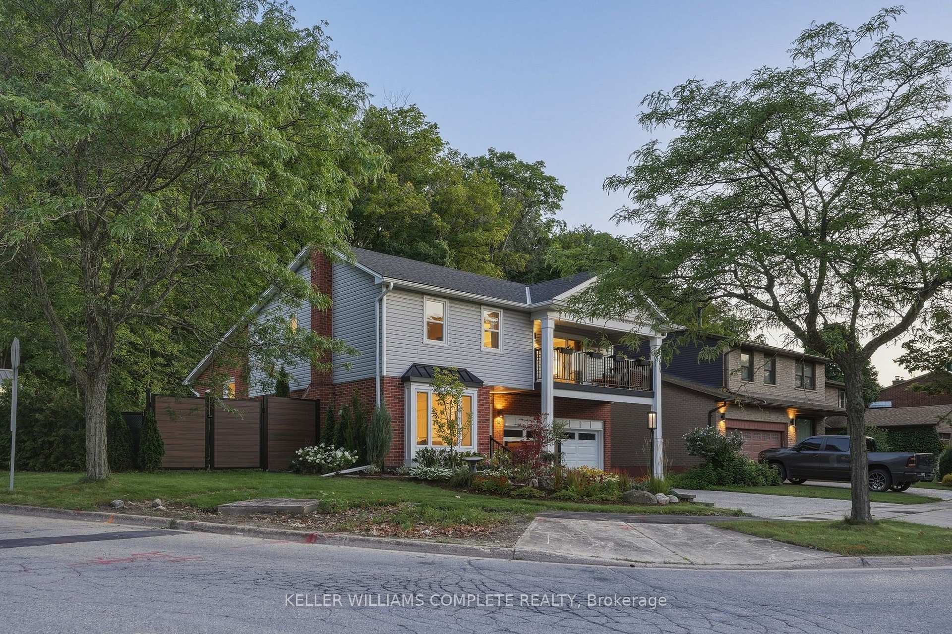 Photo 5 of 18 Dundee Drive, Hamilton, Stoney Creek — HOMEH