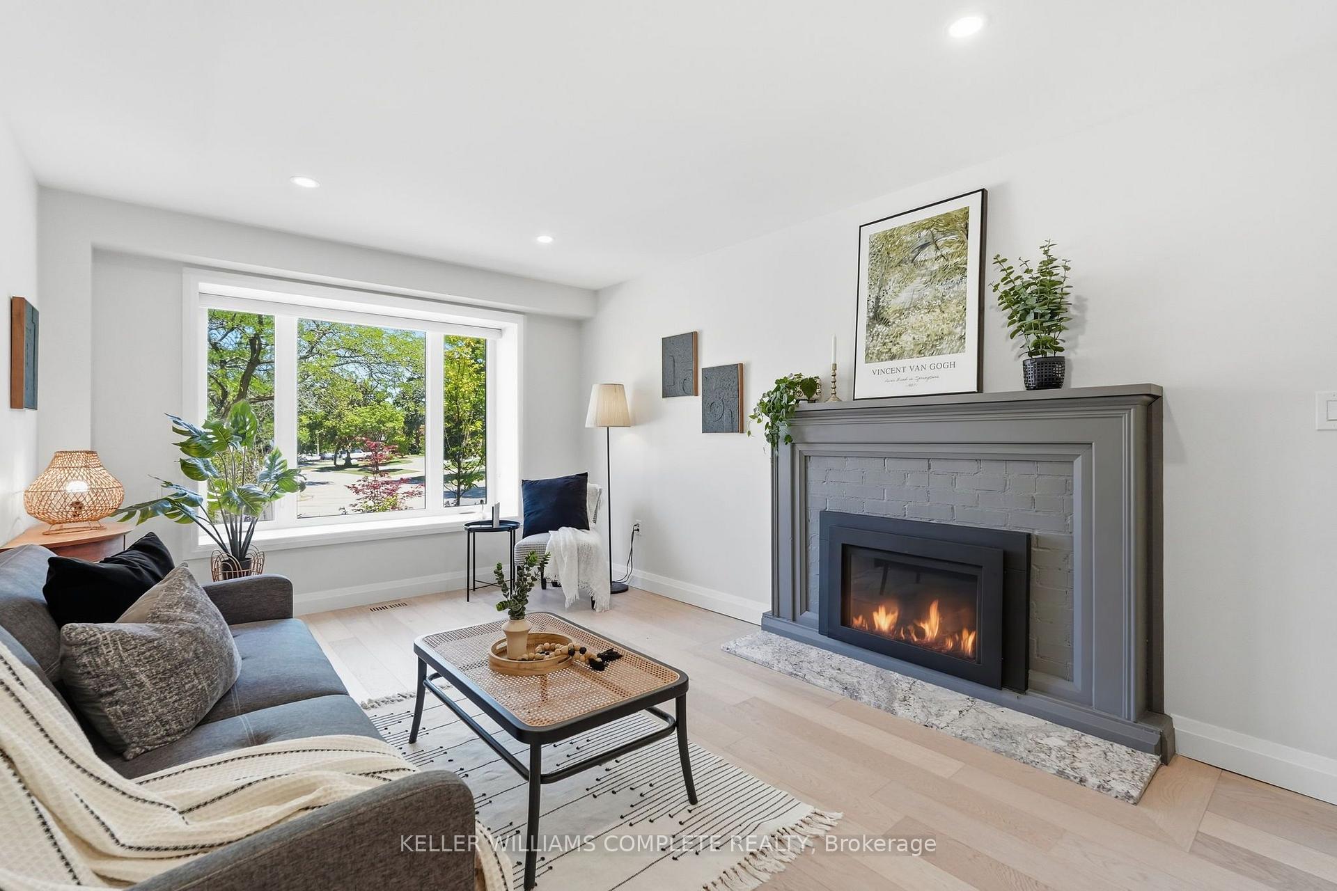 Photo 7 of 18 Dundee Drive, Hamilton, Stoney Creek — HOMEH