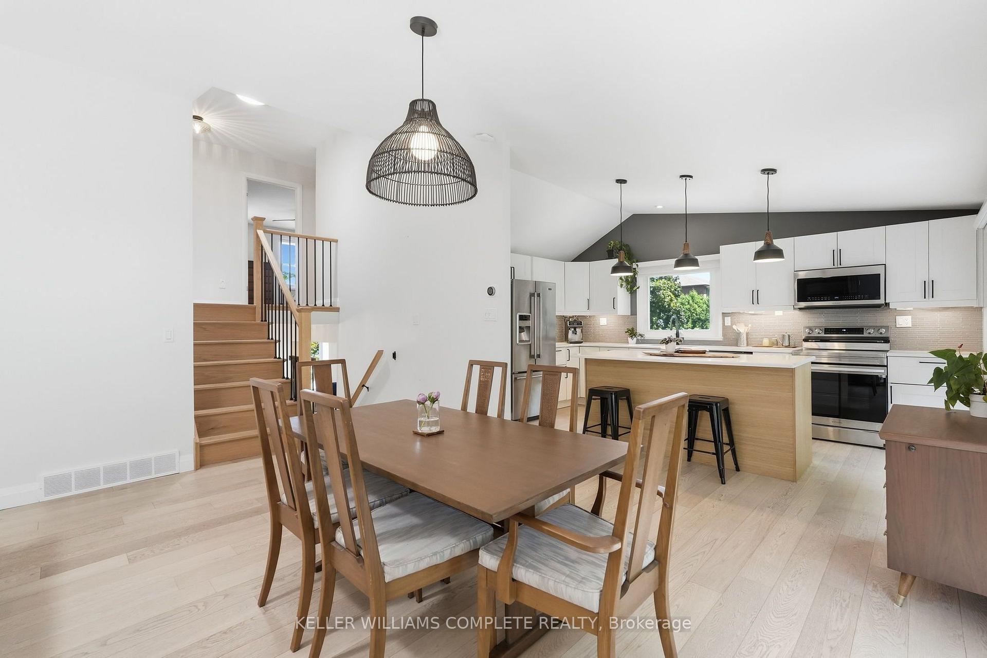 Photo 15 of 18 Dundee Drive, Hamilton, Stoney Creek — HOMEH